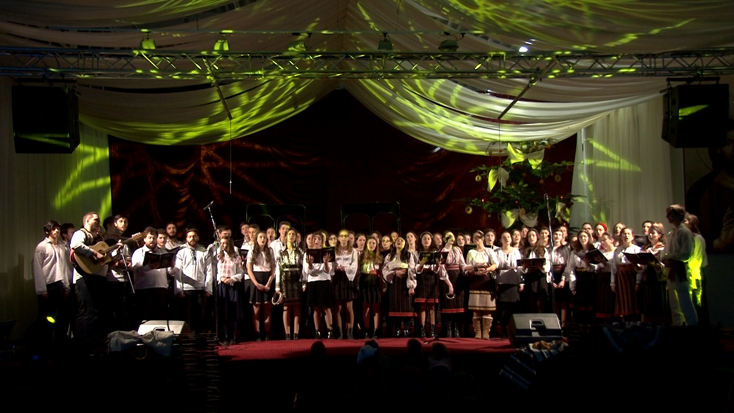 „Să vă dăruiască Dumnezeu putere să vă îmbrăcați în haine de îngeri, de păstori și de magi” „Să vă dăruiască Dumnezeu putere să vă îmbrăcați în haine de îngeri, de păstori și de magi”