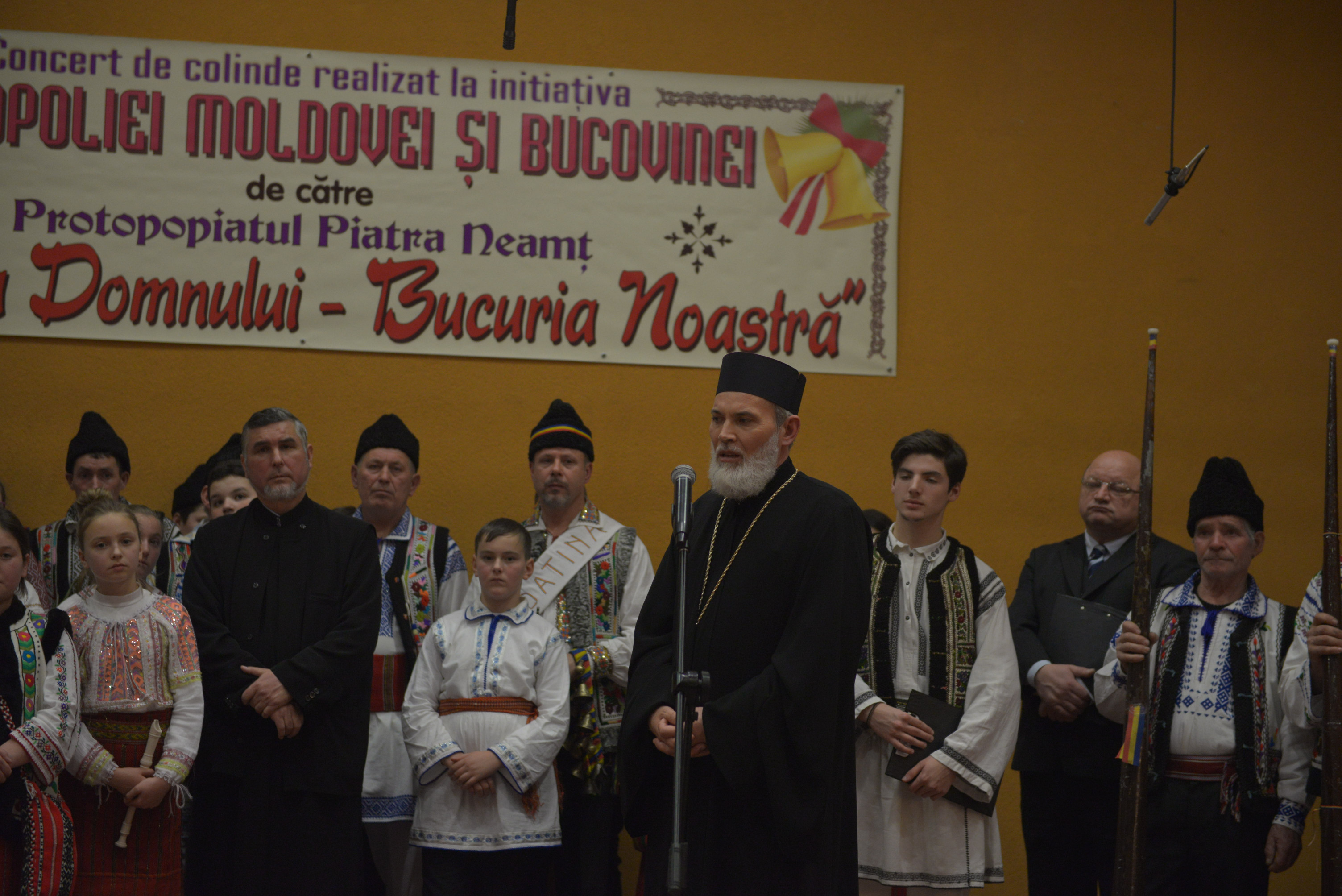 Concert de colinde la Piatra Neamț: „Putem să-L descoperim pe Hristos inclusiv prin intermediul colindelor” Concert de colinde la Piatra Neamț: „Putem să-L descoperim pe Hristos inclusiv prin intermediul colindelor”