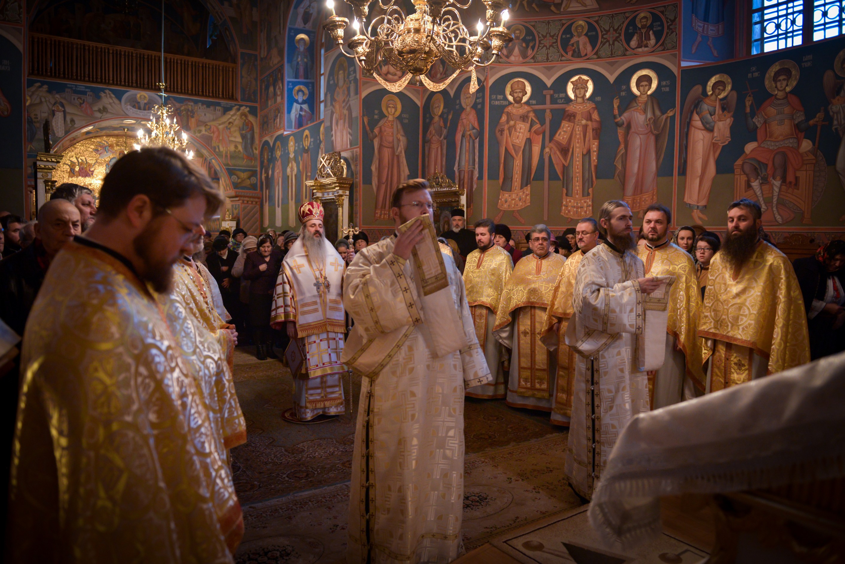 Conferință preoțească la Botoșani: „Dumnezeu să ne dăruiască putere să sesizăm darurile Sfântului Duh“