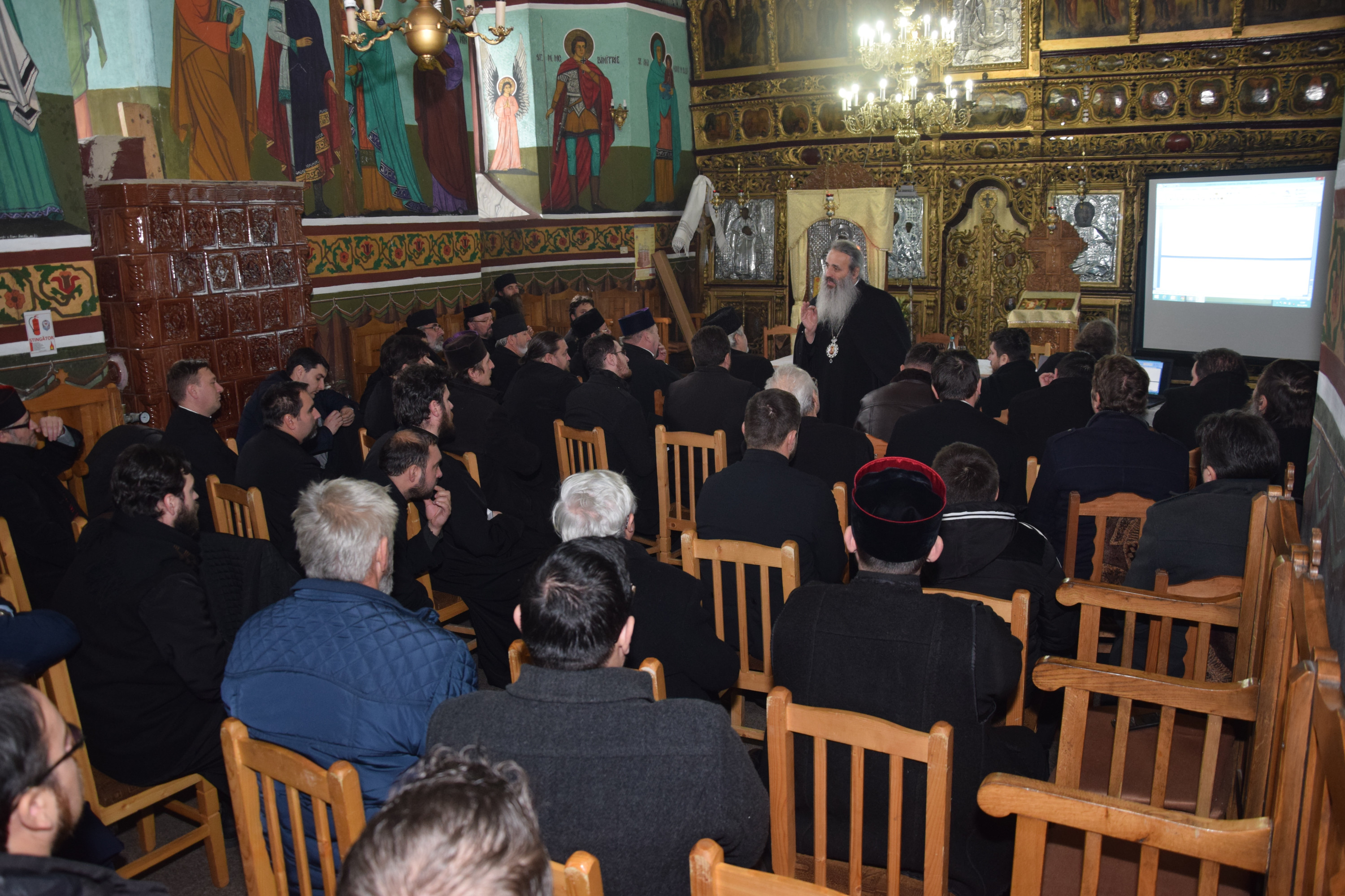 Preoții din Protopopiatul Săveni, în conferință semestrială