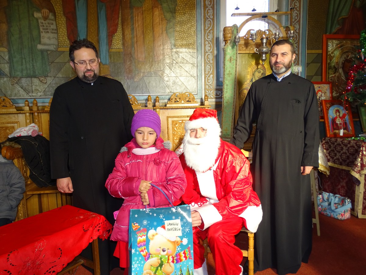 Programul „Ajută-l pe Moş Crăciun“