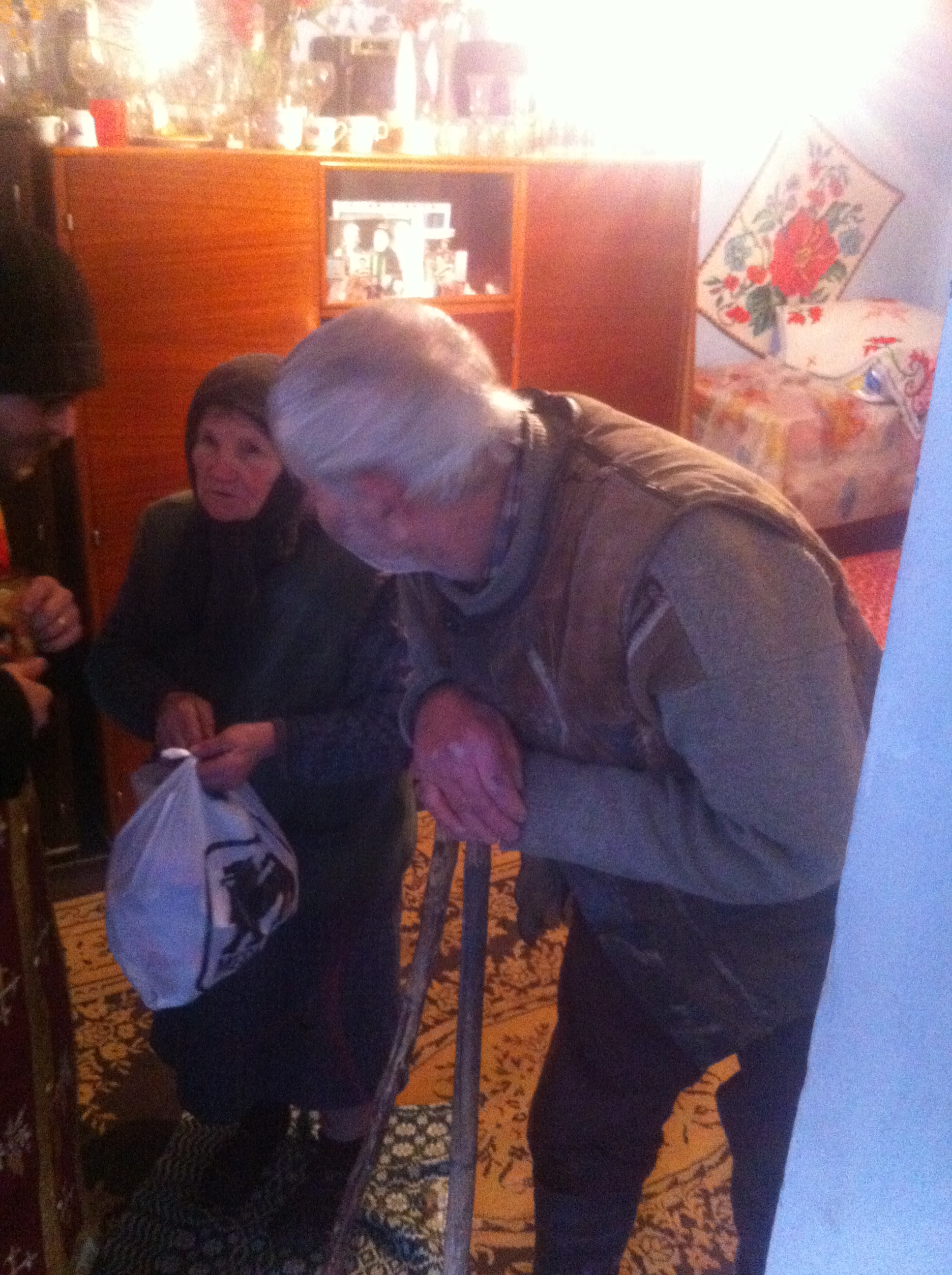 Daruri de Crăciun pentru persoanele nevoiaşe din Buruieneşti