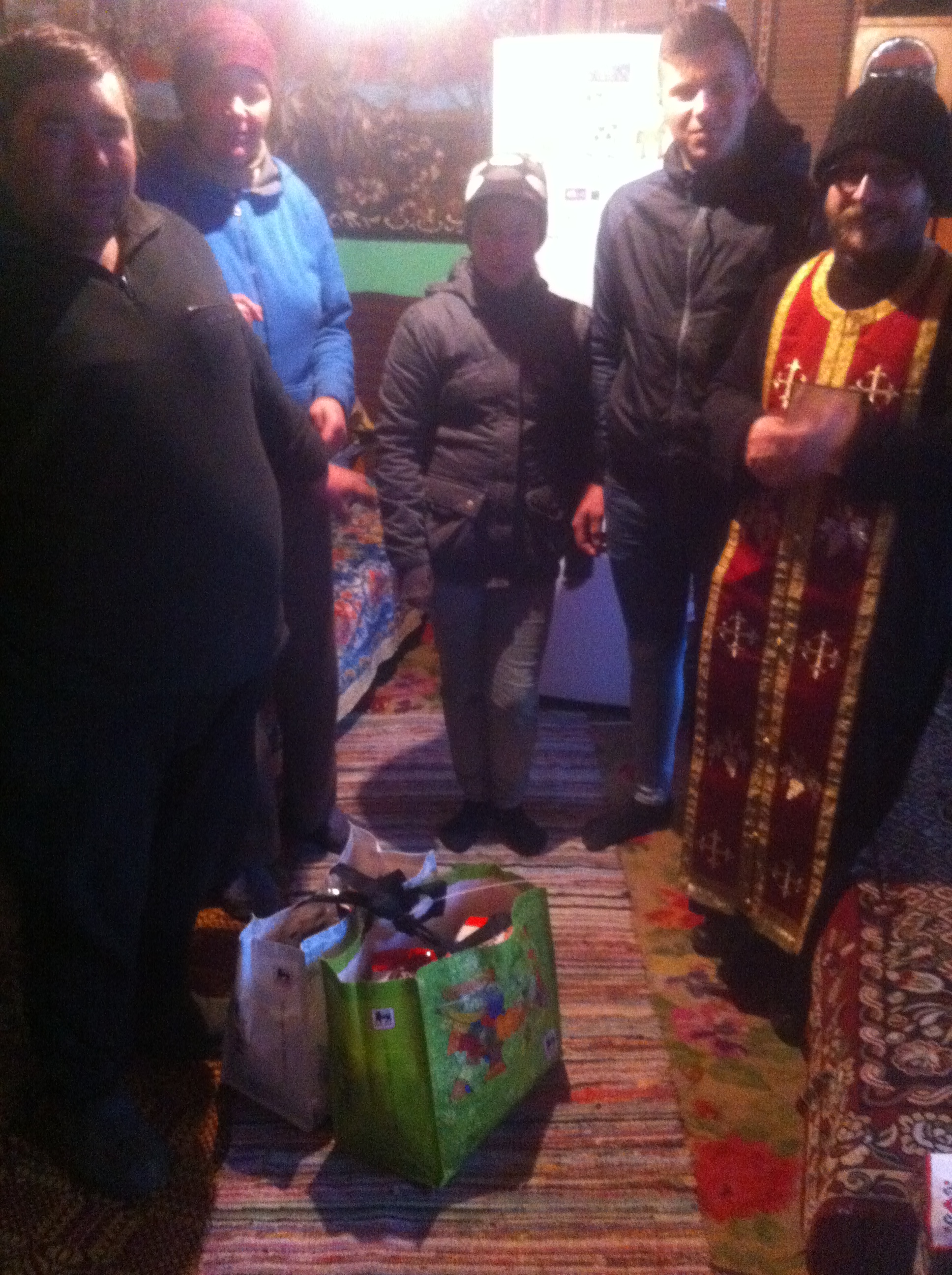 Daruri de Crăciun pentru persoanele nevoiaşe din Buruieneşti