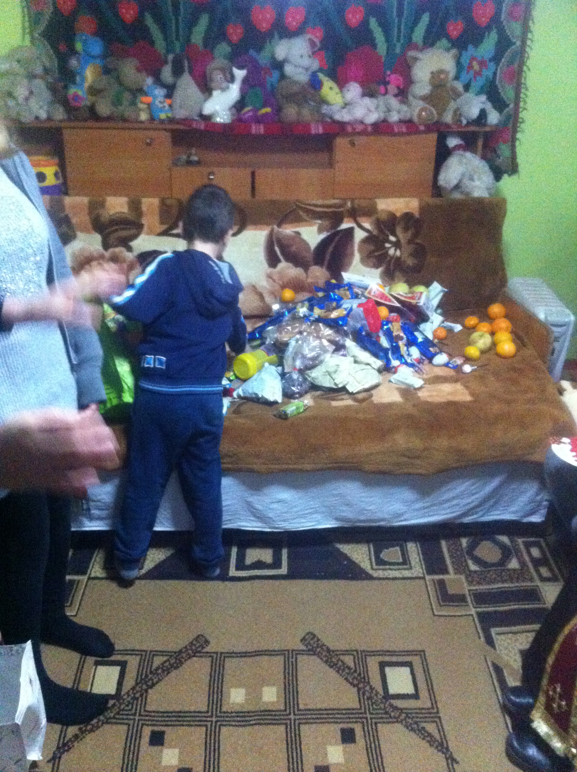 Daruri de Crăciun pentru persoanele nevoiaşe din Buruieneşti