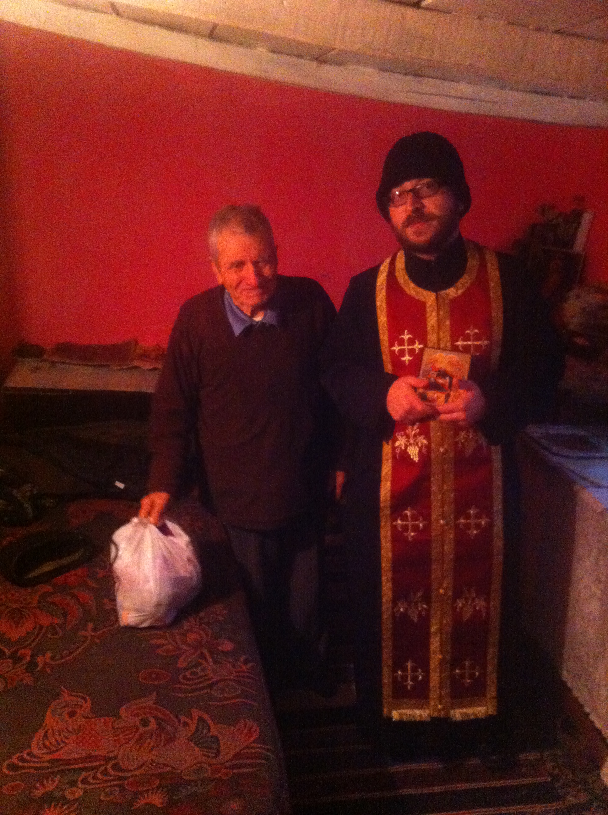 Daruri de Crăciun pentru persoanele nevoiaşe din Buruieneşti