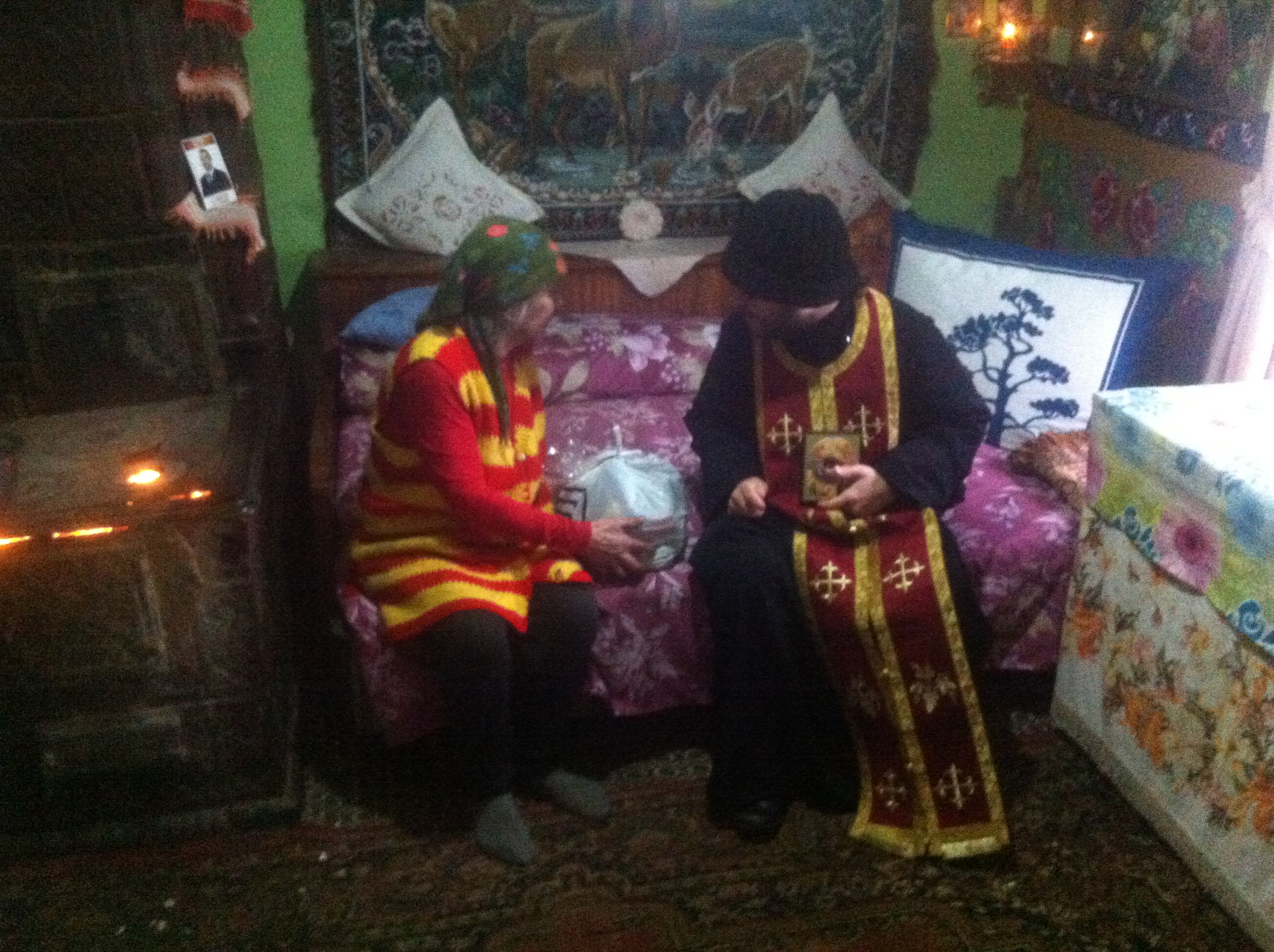 Daruri de Crăciun pentru persoanele nevoiaşe din Buruieneşti