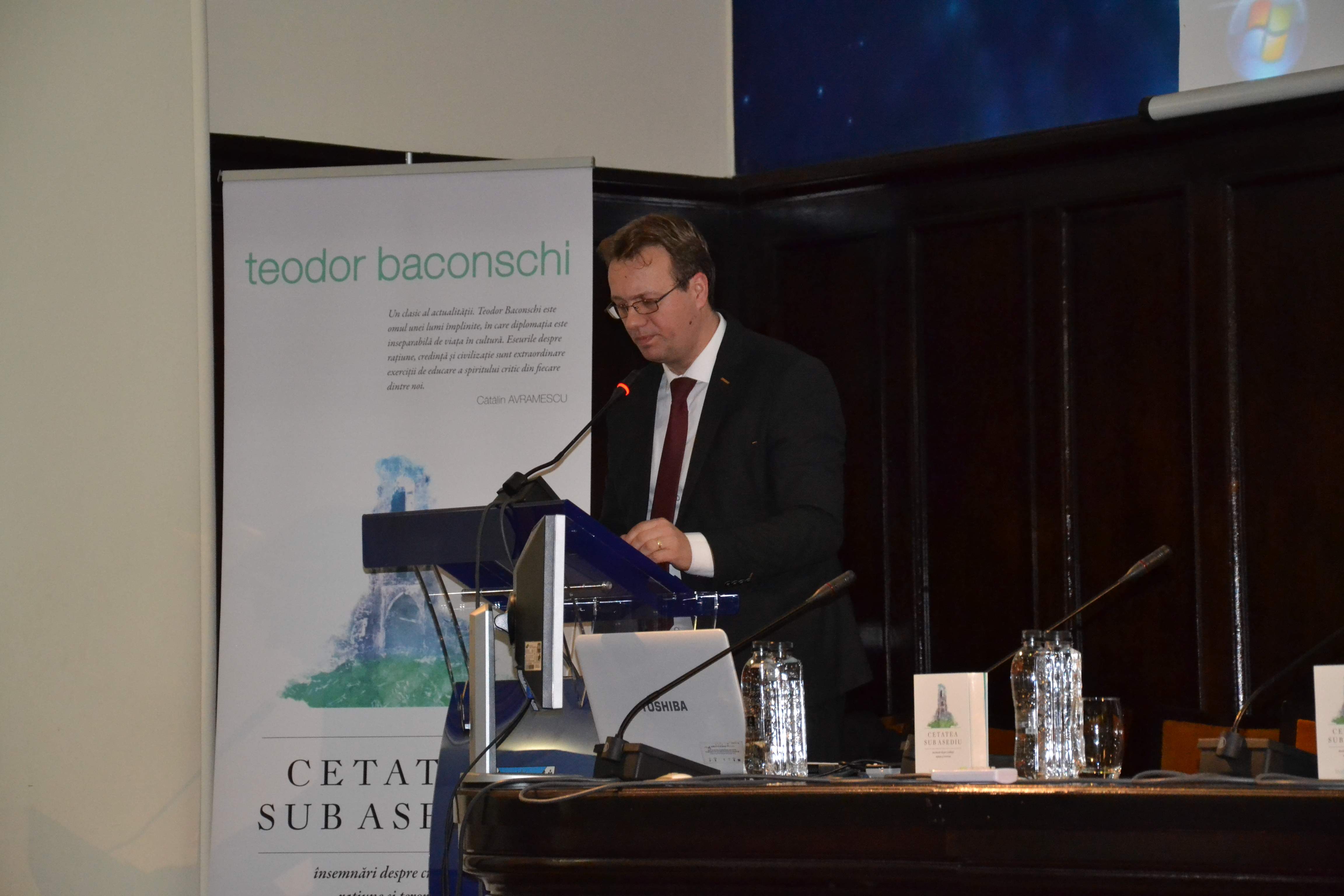 Lansare de carte şi conferinţă susţinută de Teodor Baconschi la Iaşi