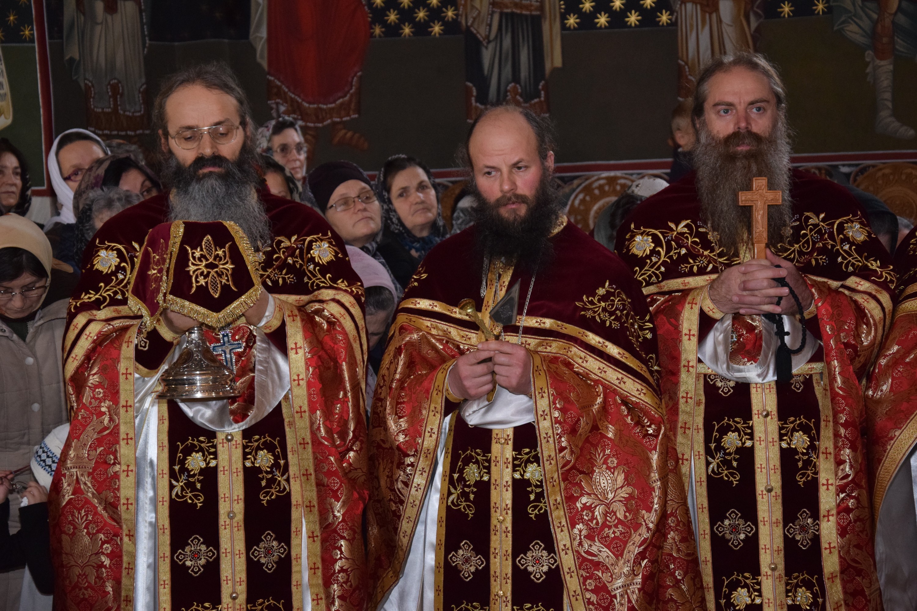 Hramul Mănăstirii Popăuți: „Chipul Sfântului Ierarh Nicolae înseamnă păstrarea și mărturisirea credinței celei adevărate” Hramul Mănăstirii Popăuți: „Chipul Sfântului Ierarh Nicolae înseamnă păstrarea și mărturisirea credinței celei adevărate”