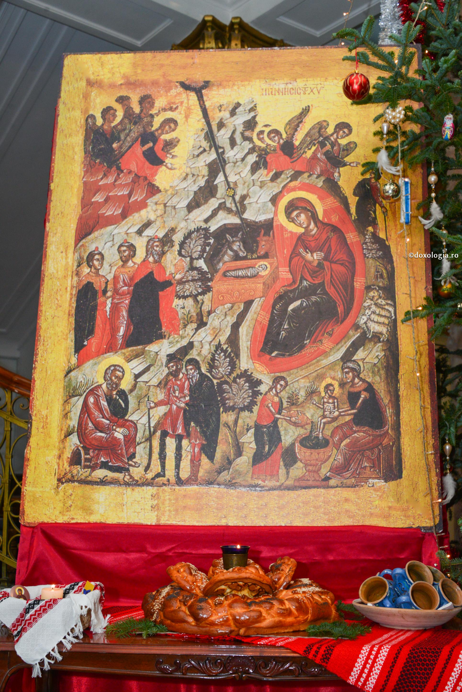 Moș Crăciun se-ntoarce în povești