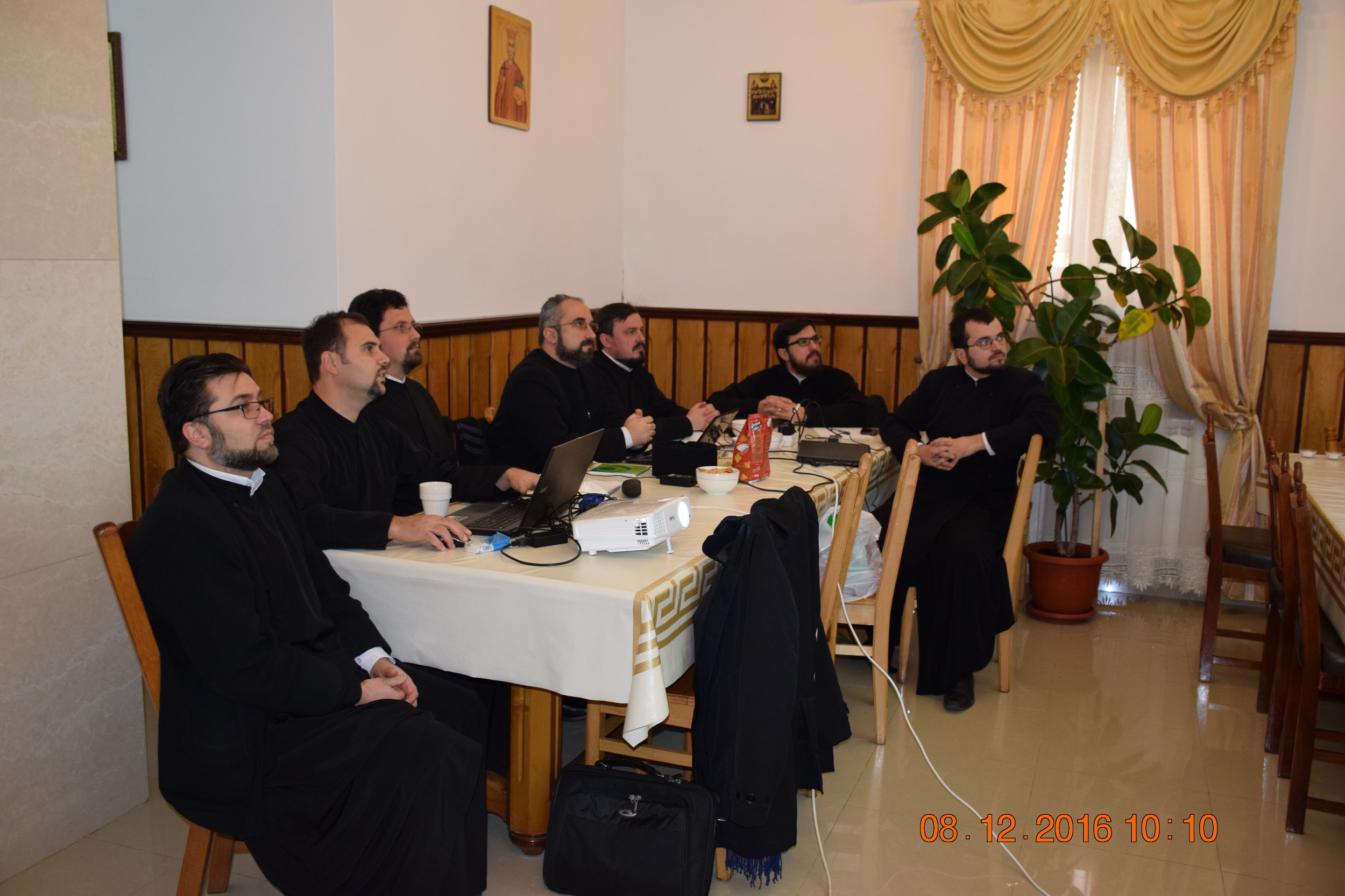 Întâlnirea responsabililor cu cateheza din cadrul Biroului de catehizare al Arhiepiscopiei Iaşilor Întâlnirea responsabililor cu cateheza din cadrul Biroului de catehizare al Arhiepiscopiei Iaşilor