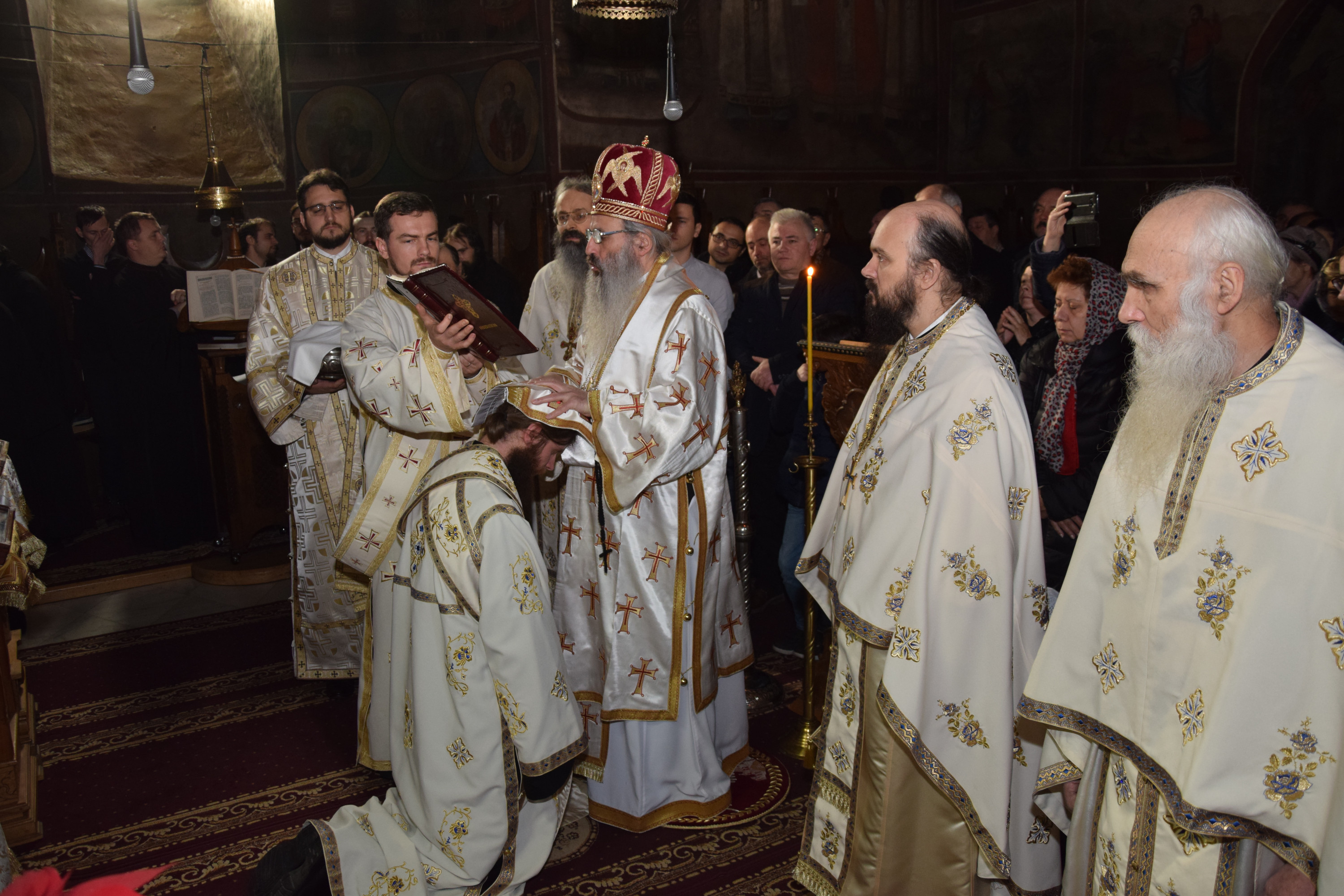 Două hirotonii și o hirotesie întru duhovnic, la Mănăstirea Bistrița
