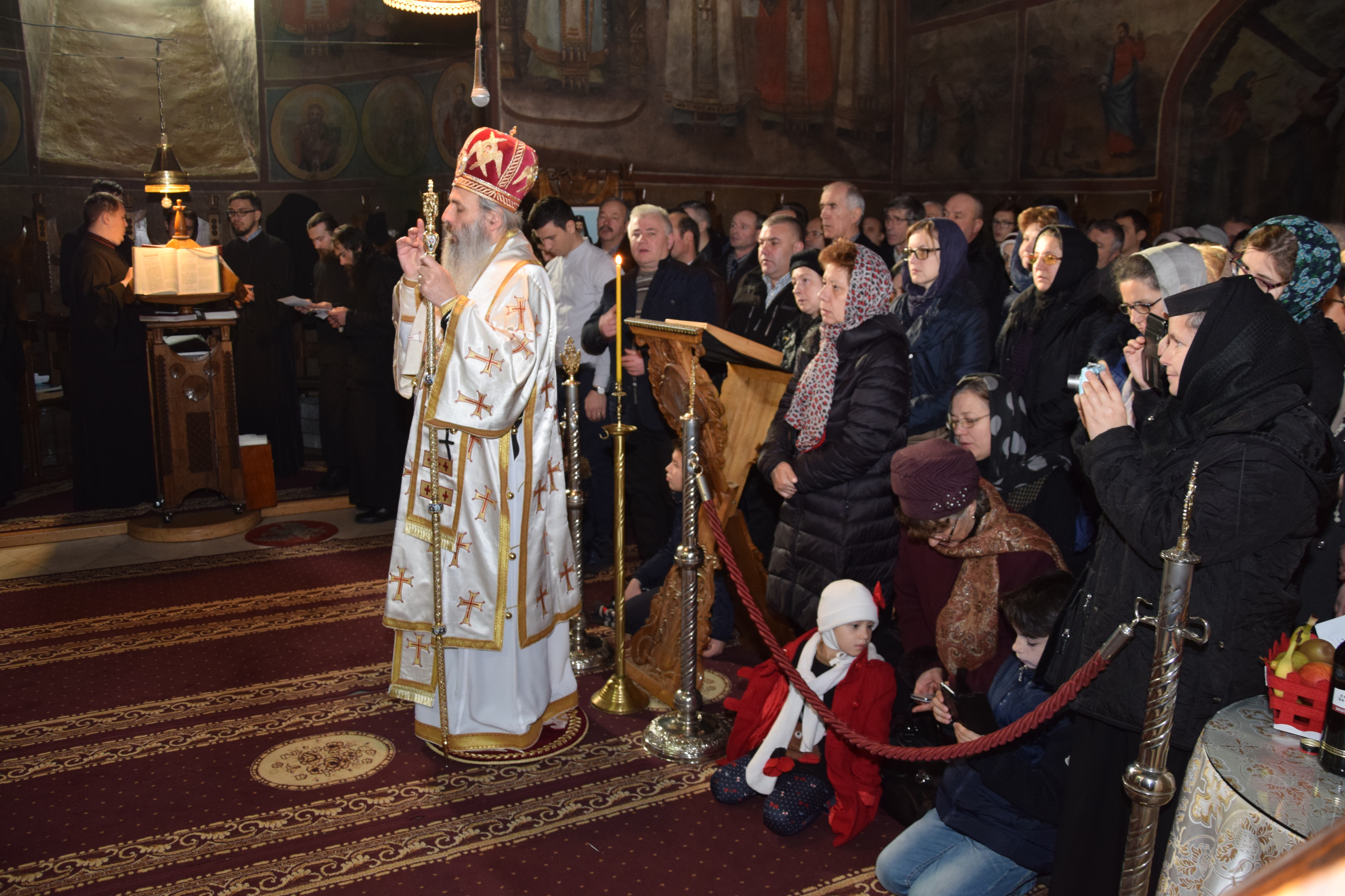 Două hirotonii și o hirotesie întru duhovnic, la Mănăstirea Bistrița