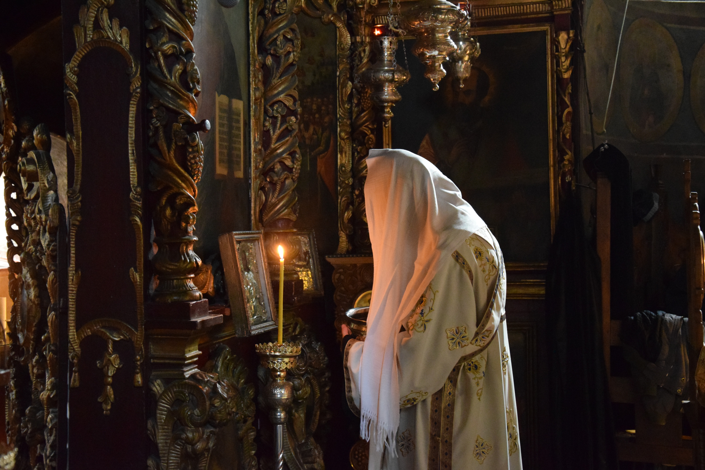 Două hirotonii și o hirotesie întru duhovnic, la Mănăstirea Bistrița