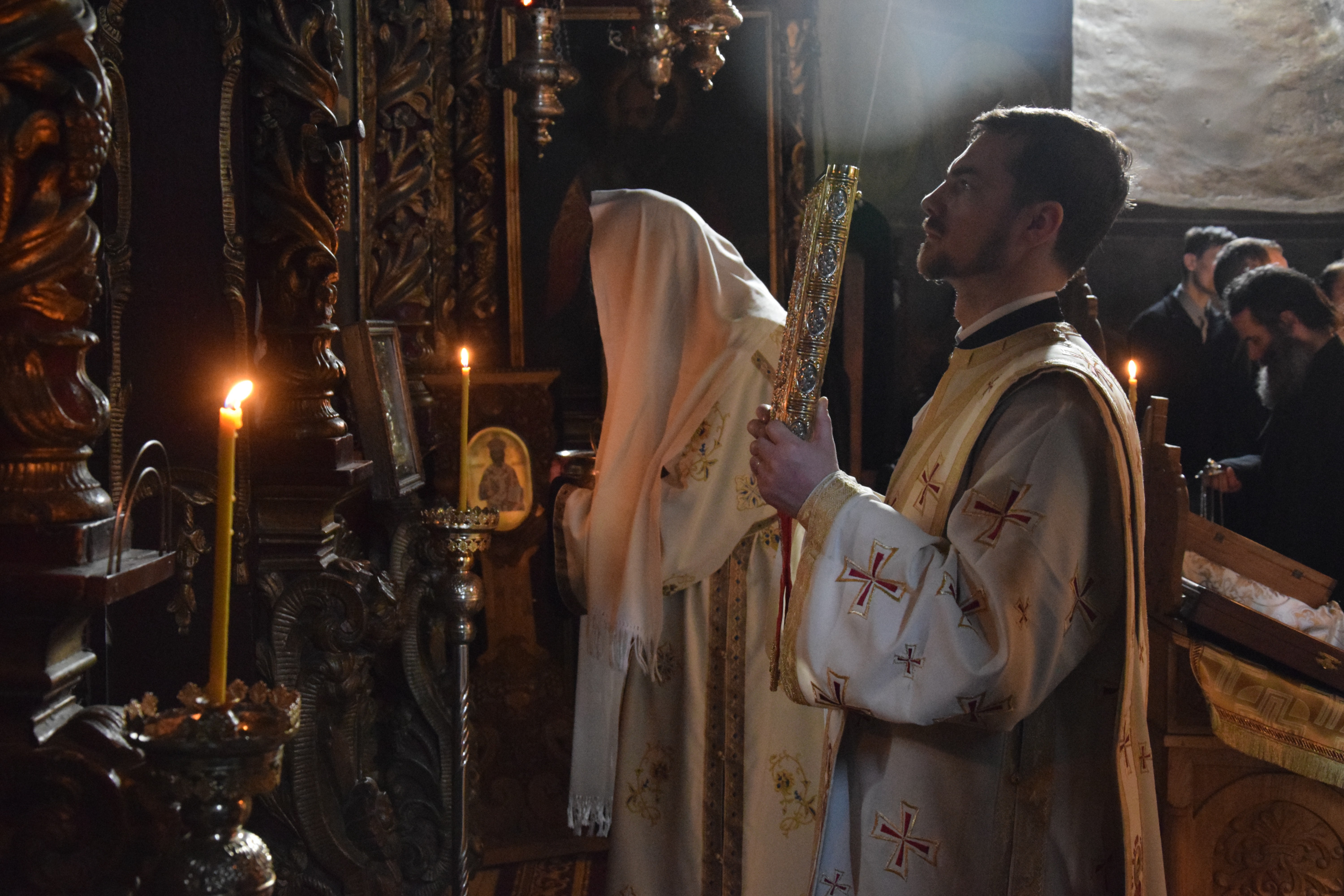 Două hirotonii și o hirotesie întru duhovnic, la Mănăstirea Bistrița