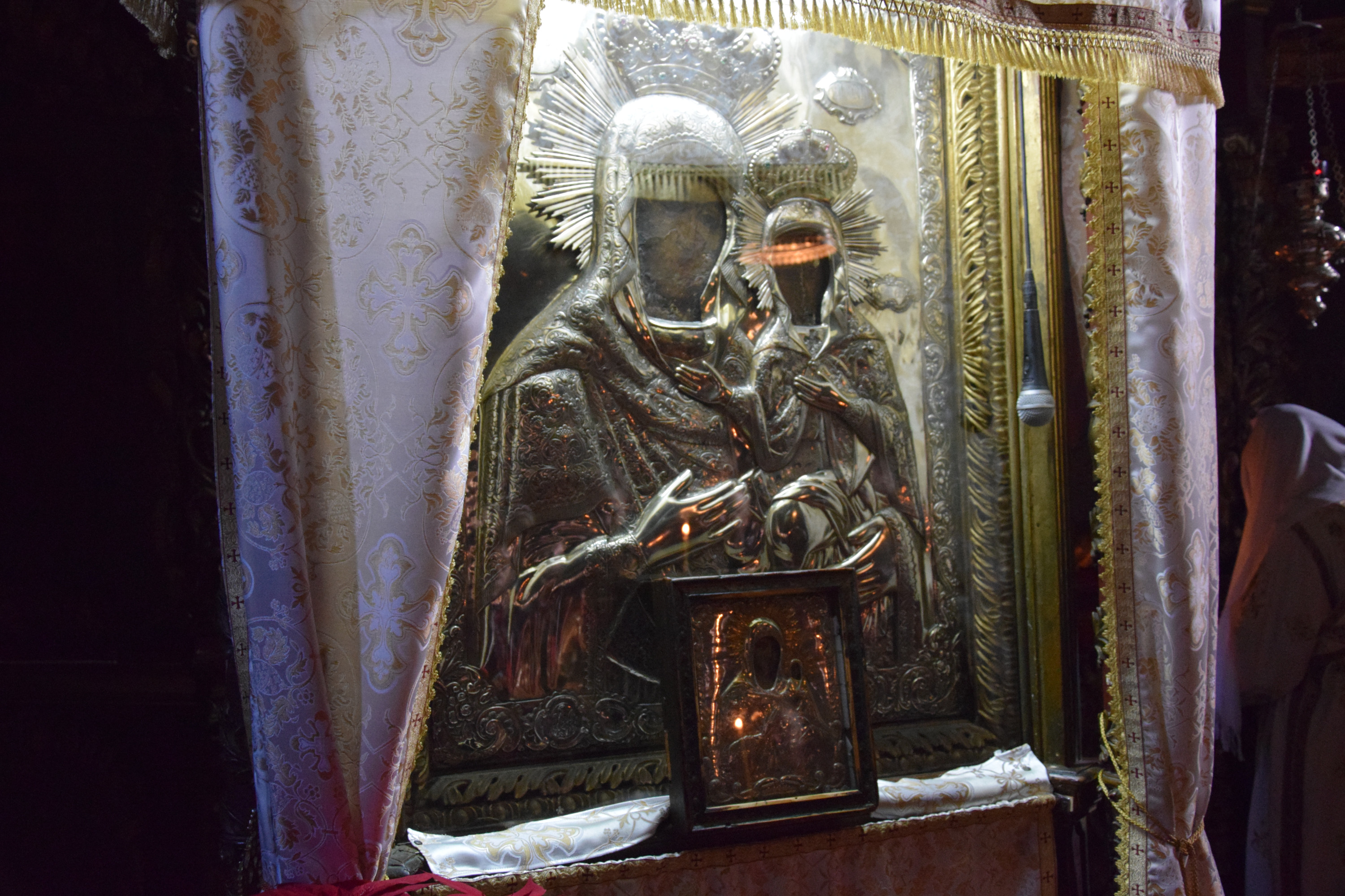 Două hirotonii și o hirotesie întru duhovnic, la Mănăstirea Bistrița