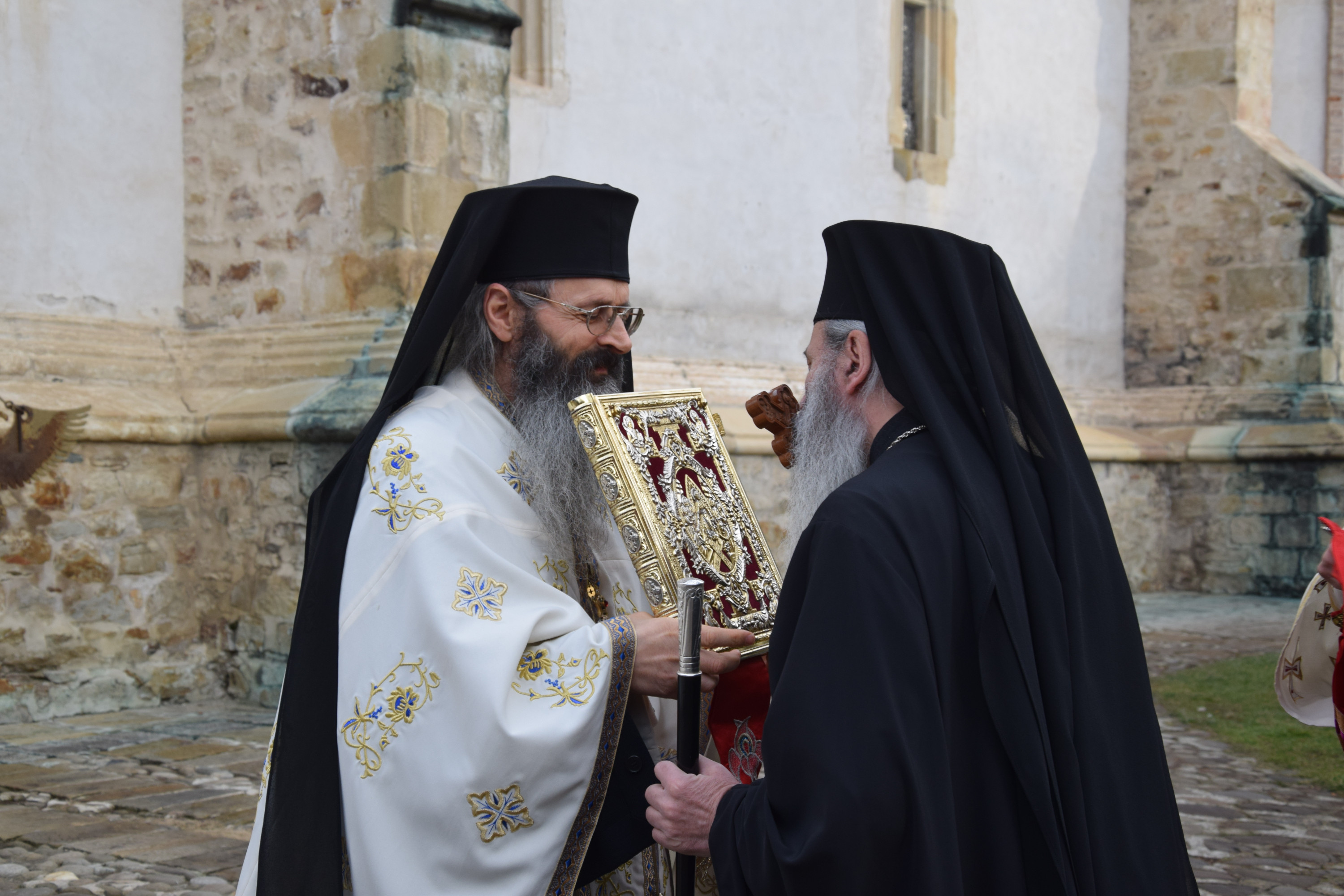 Două hirotonii și o hirotesie întru duhovnic, la Mănăstirea Bistrița