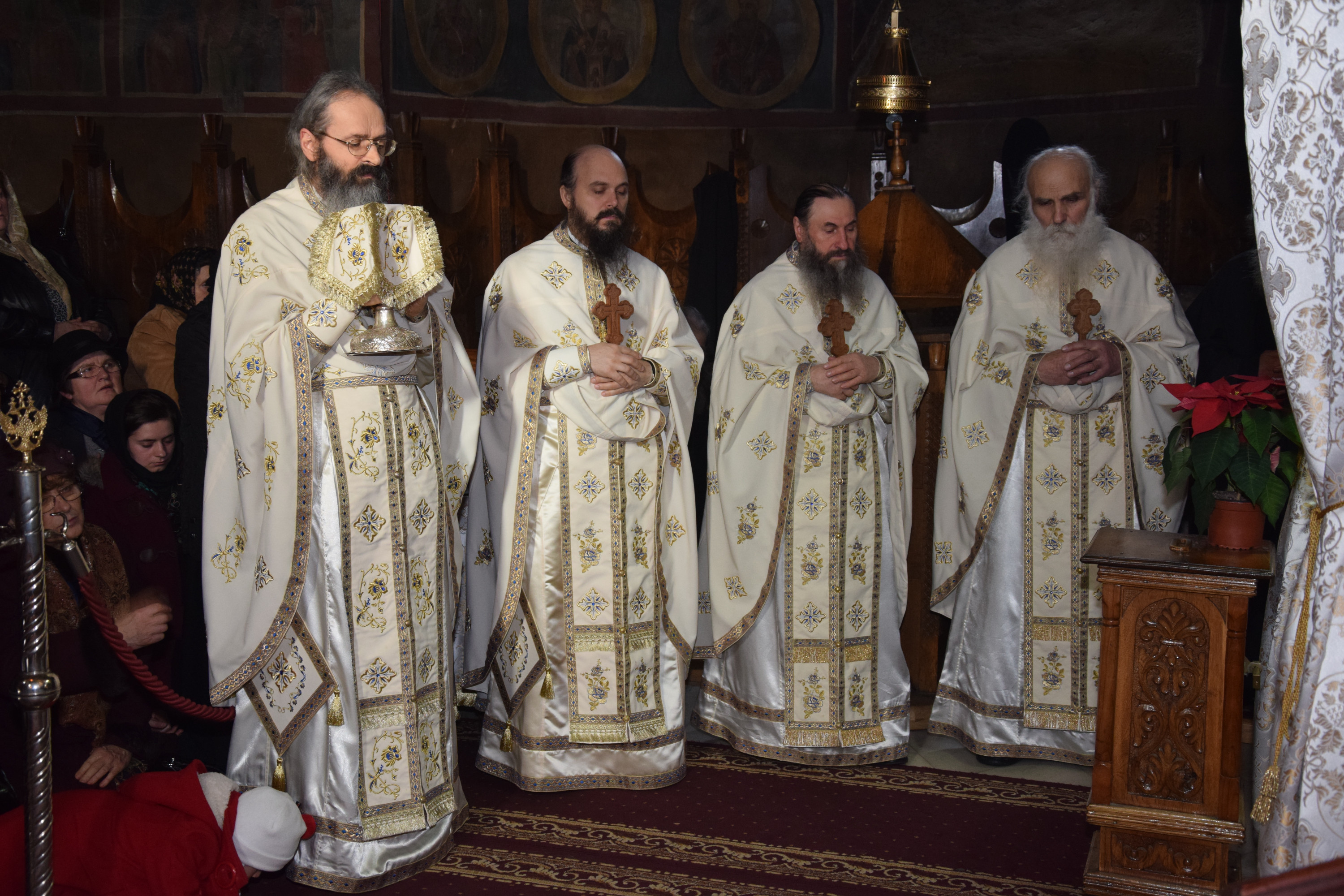 Două hirotonii și o hirotesie întru duhovnic, la Mănăstirea Bistrița