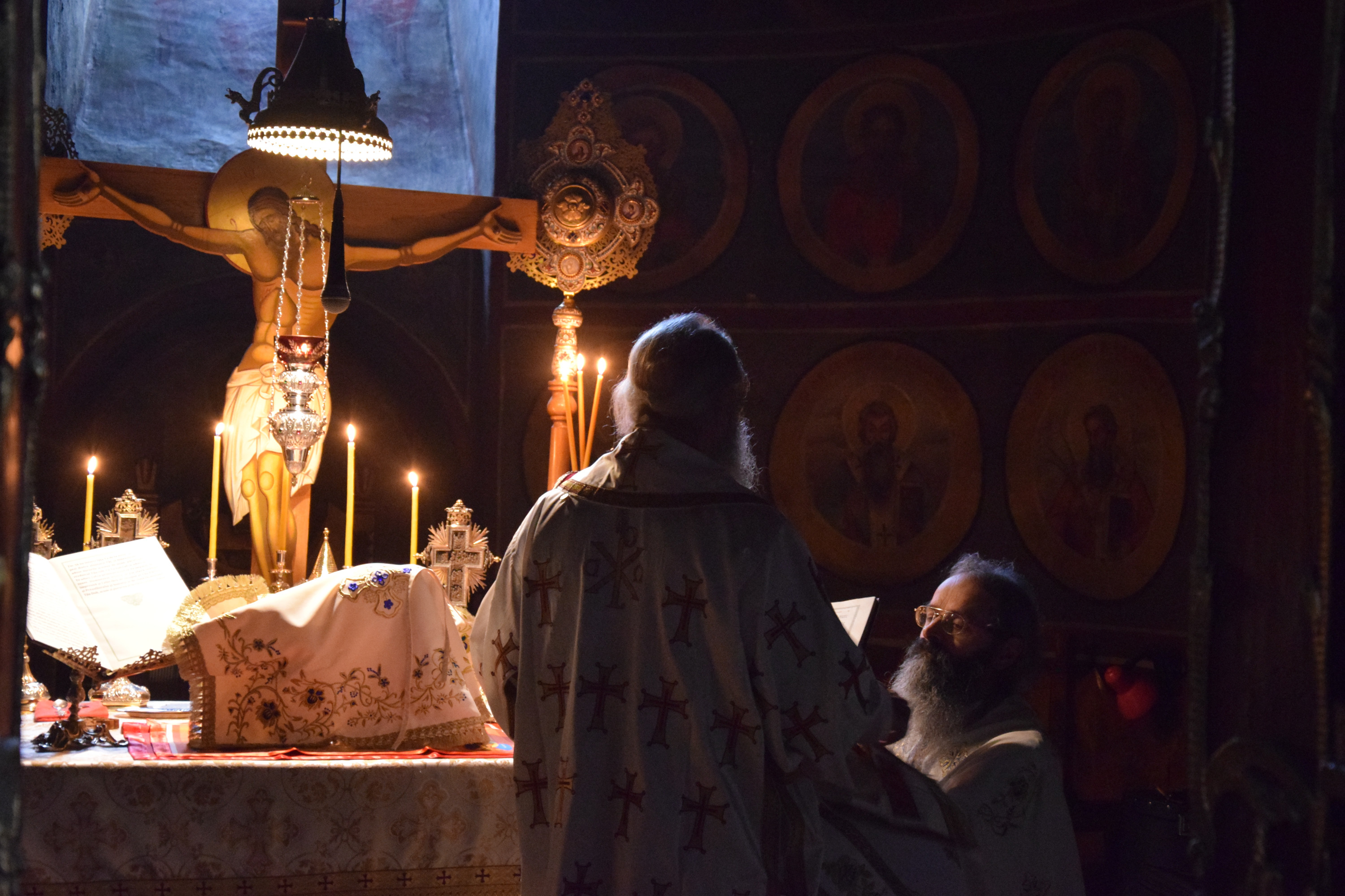 Două hirotonii și o hirotesie întru duhovnic, la Mănăstirea Bistrița