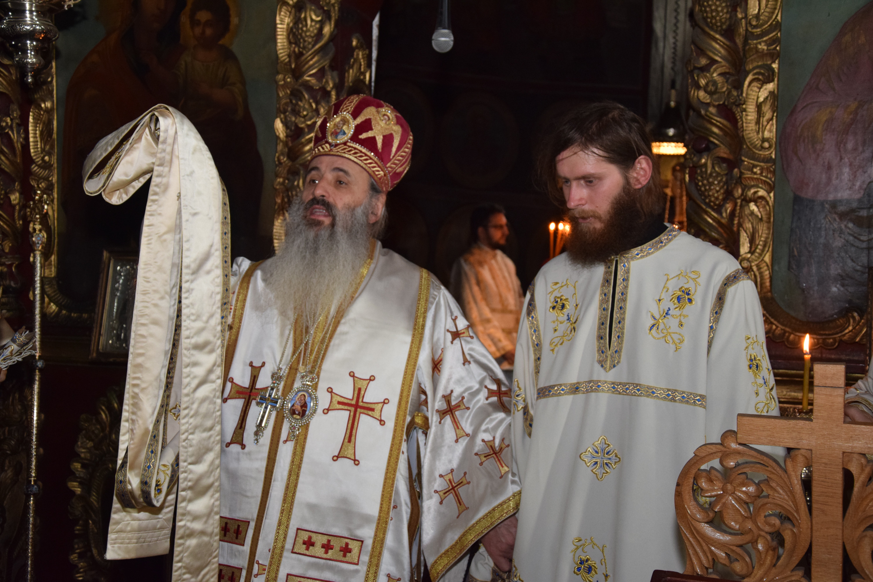 Două hirotonii și o hirotesie întru duhovnic, la Mănăstirea Bistrița