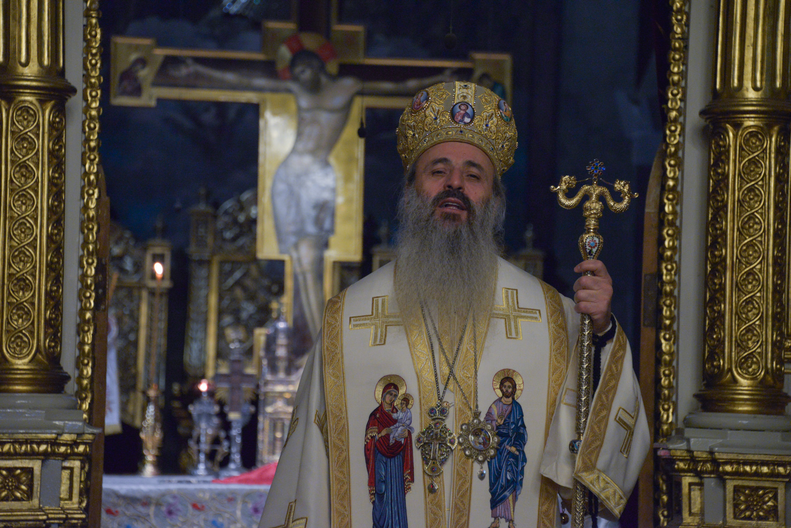 (Video) Sărbătoarea Nașterii Domnului o trăim cu adevărat în Liturghie - IPS Teofan