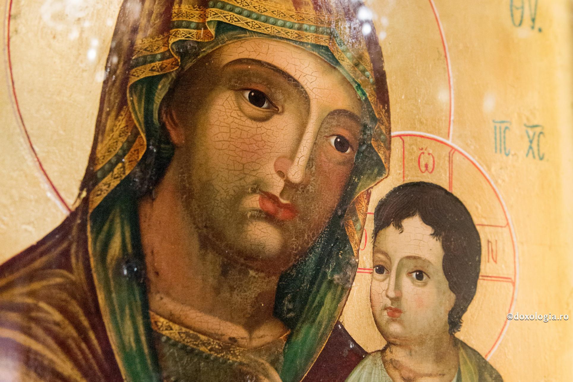 Cuvântul Arhimandritului Cleopa Ilie a mișcat până și icoana Maicii Domnului / Foto: Oana Nechifor icoana Maicii Domnului