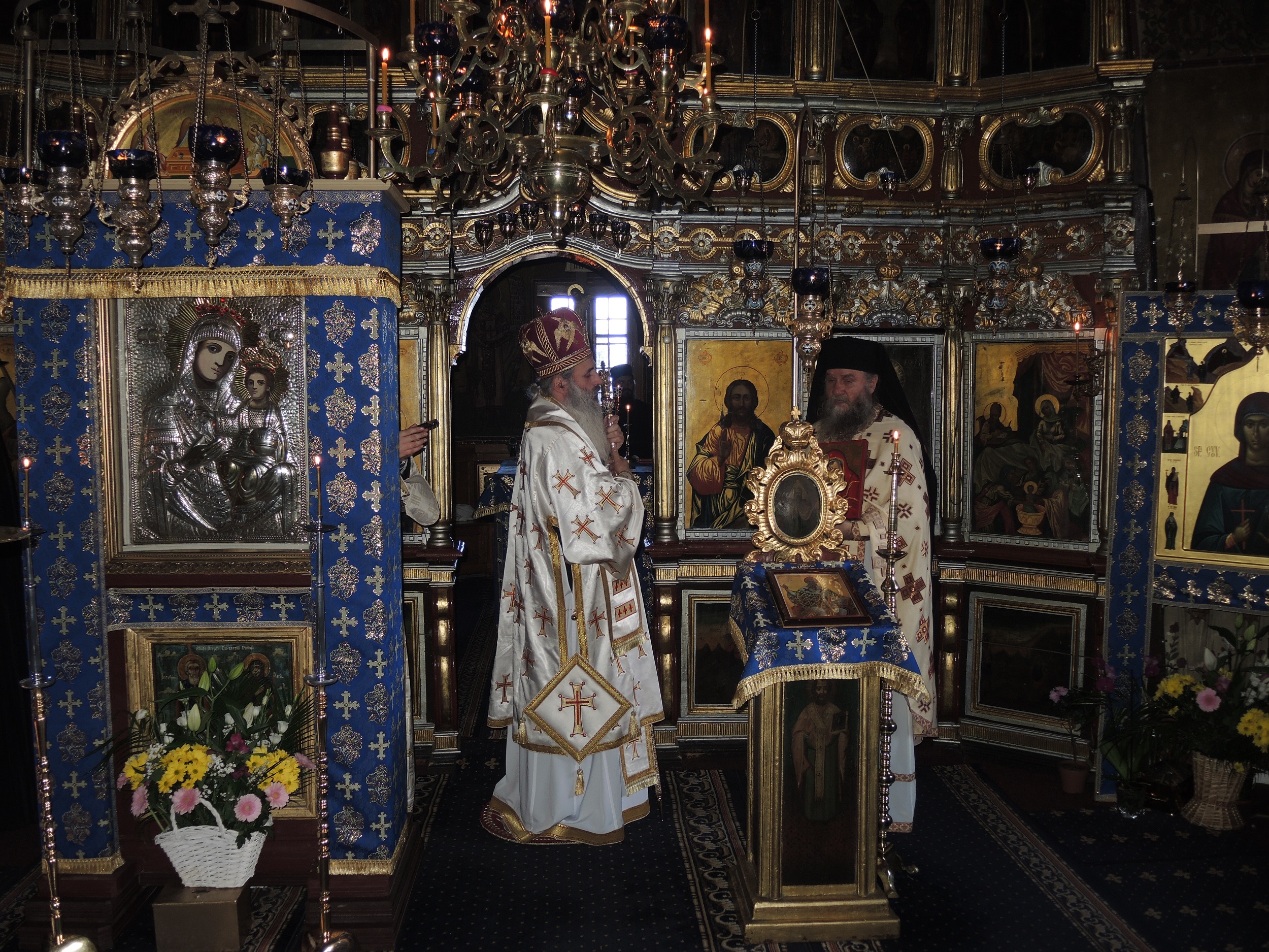 Liturghie arhierească și hirotonie întru ierodiacon, la Mănăstirea Sihla