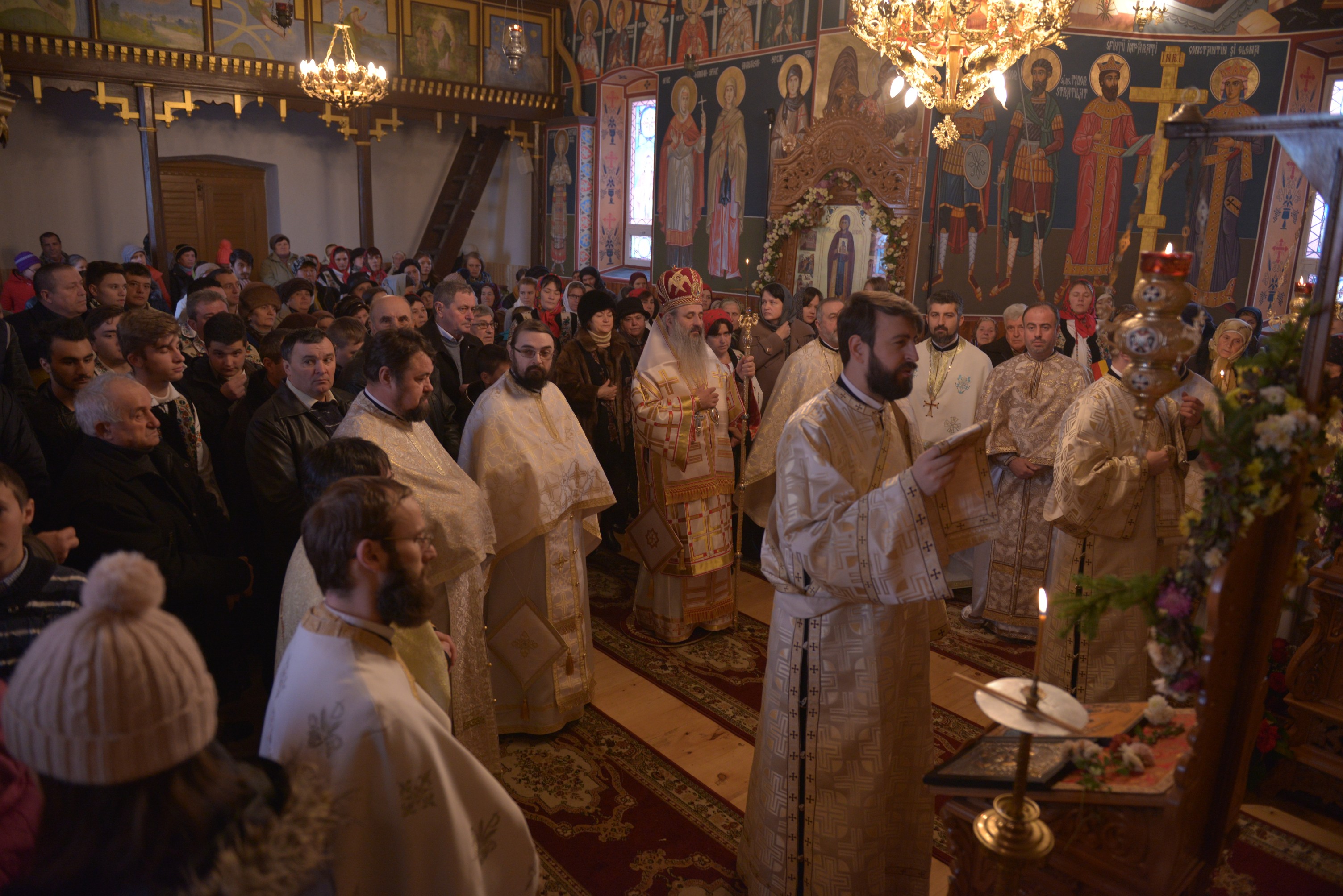 IPS Mitropolit Teofan, la Pleşani: „Smerenia îl ridică pe om în faţa lui Dumnezeu“