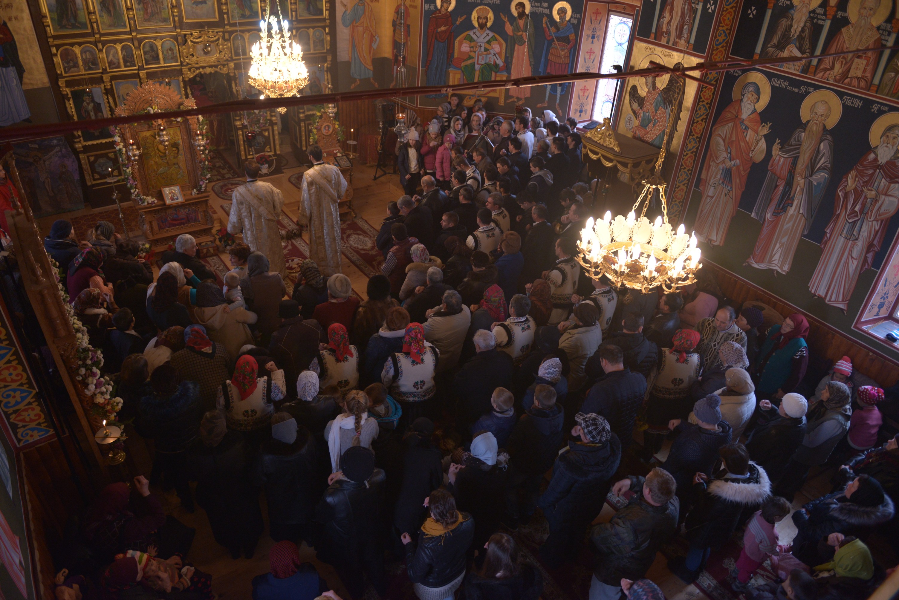 IPS Mitropolit Teofan, la Pleşani: „Smerenia îl ridică pe om în faţa lui Dumnezeu“