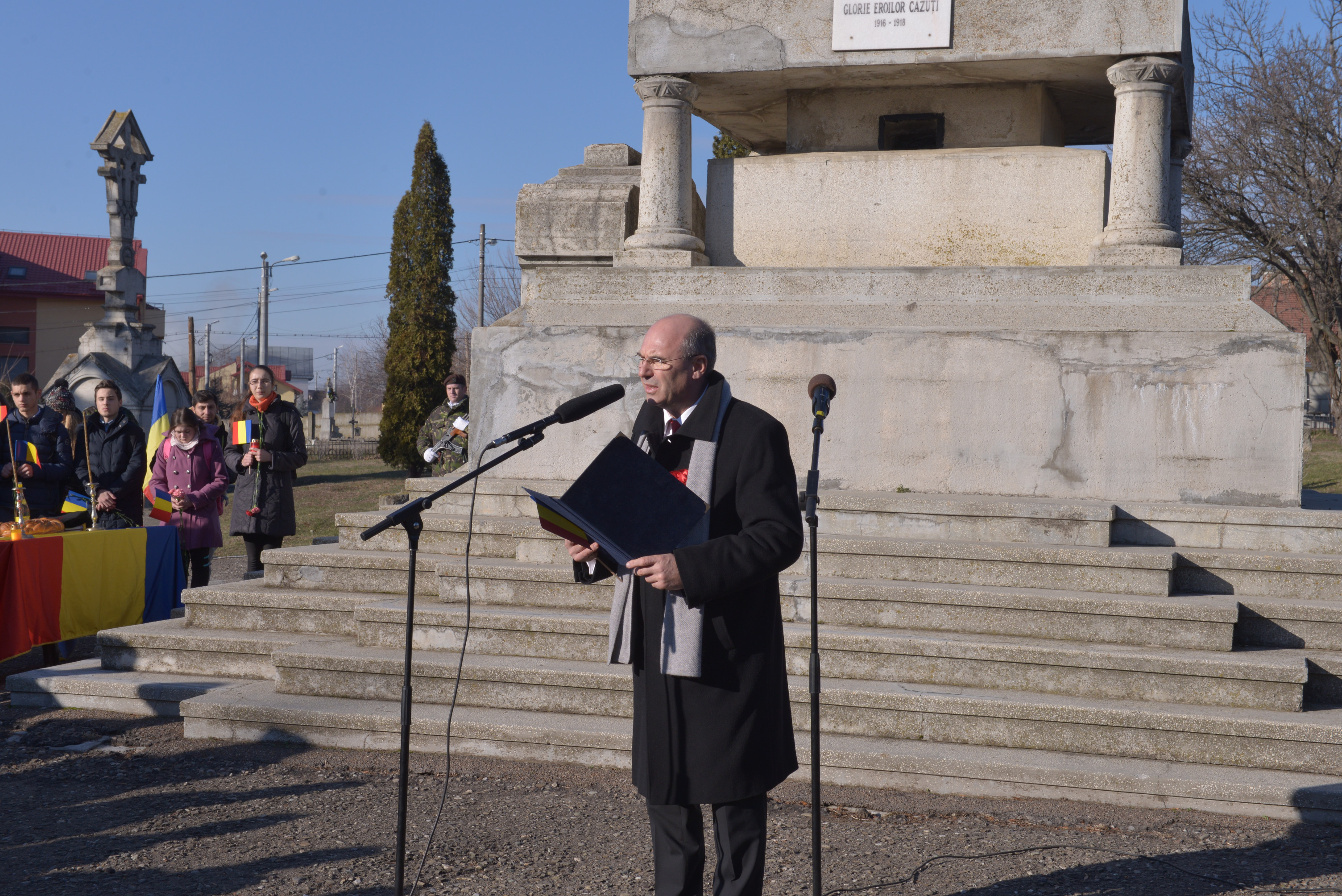 IPS Mitropolit Teofan: „Dumnezeu să ne dăruiască putere pentru a nu uita lecţia trecutului“ IPS Mitropolit Teofan: „Dumnezeu să ne dăruiască putere pentru a nu uita lecţia trecutului“