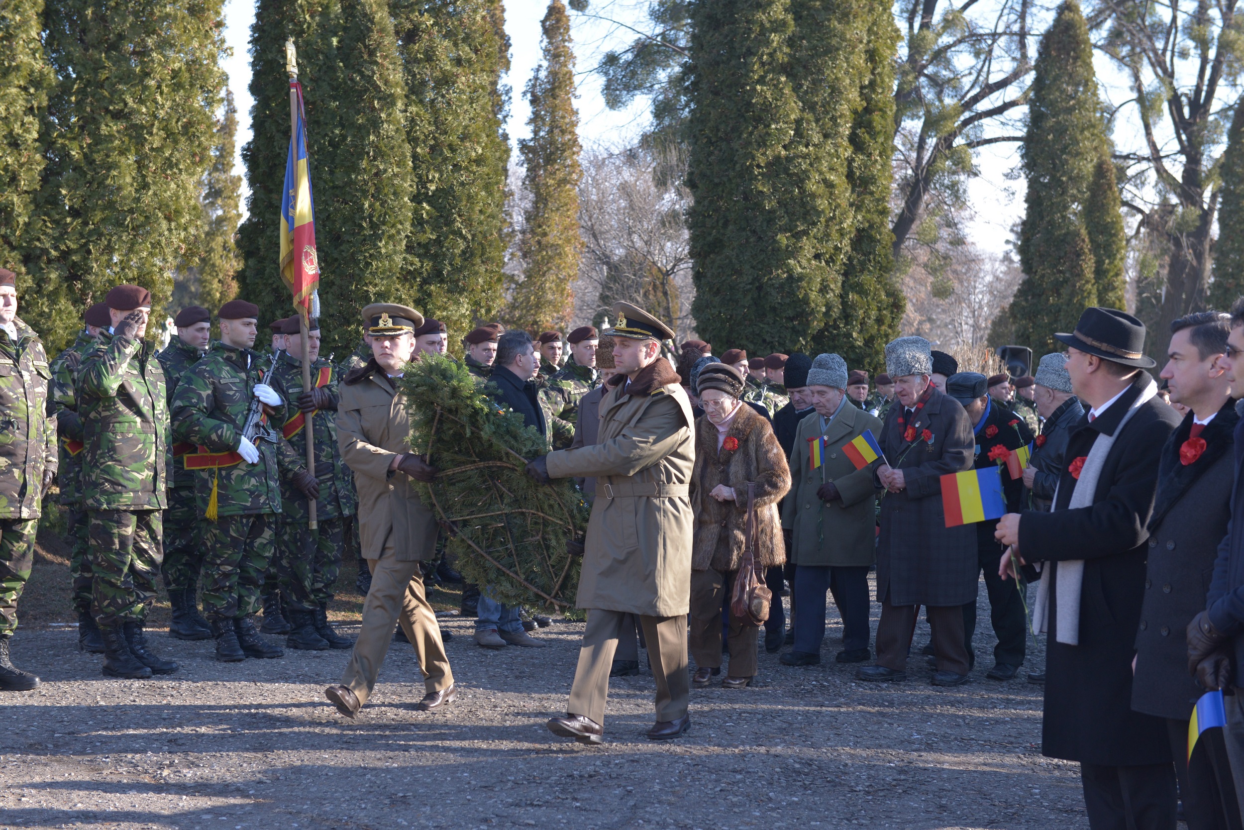 IPS Mitropolit Teofan: „Dumnezeu să ne dăruiască putere pentru a nu uita lecţia trecutului“ IPS Mitropolit Teofan: „Dumnezeu să ne dăruiască putere pentru a nu uita lecţia trecutului“