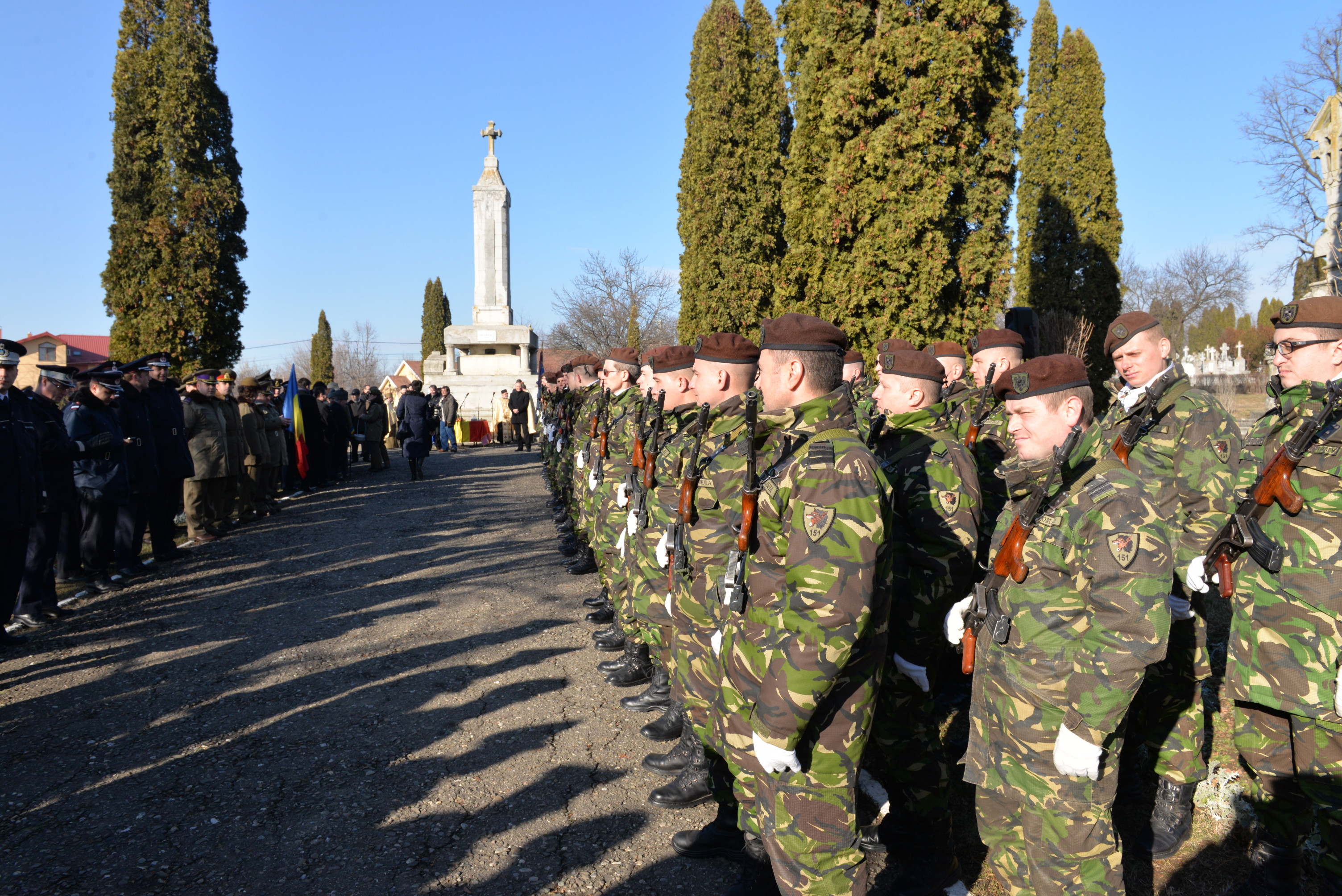 IPS Mitropolit Teofan: „Dumnezeu să ne dăruiască putere pentru a nu uita lecţia trecutului“ IPS Mitropolit Teofan: „Dumnezeu să ne dăruiască putere pentru a nu uita lecţia trecutului“