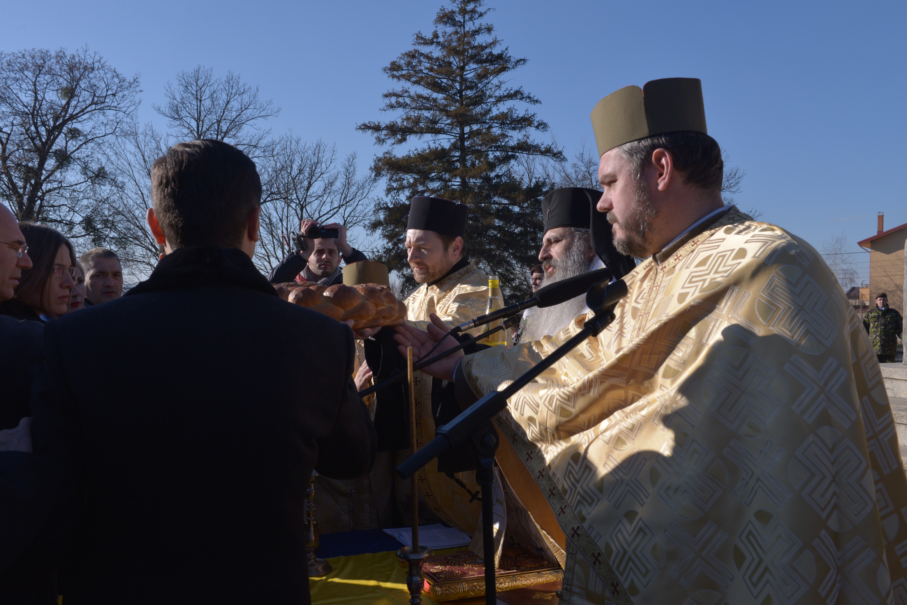 IPS Mitropolit Teofan: „Dumnezeu să ne dăruiască putere pentru a nu uita lecţia trecutului“ IPS Mitropolit Teofan: „Dumnezeu să ne dăruiască putere pentru a nu uita lecţia trecutului“