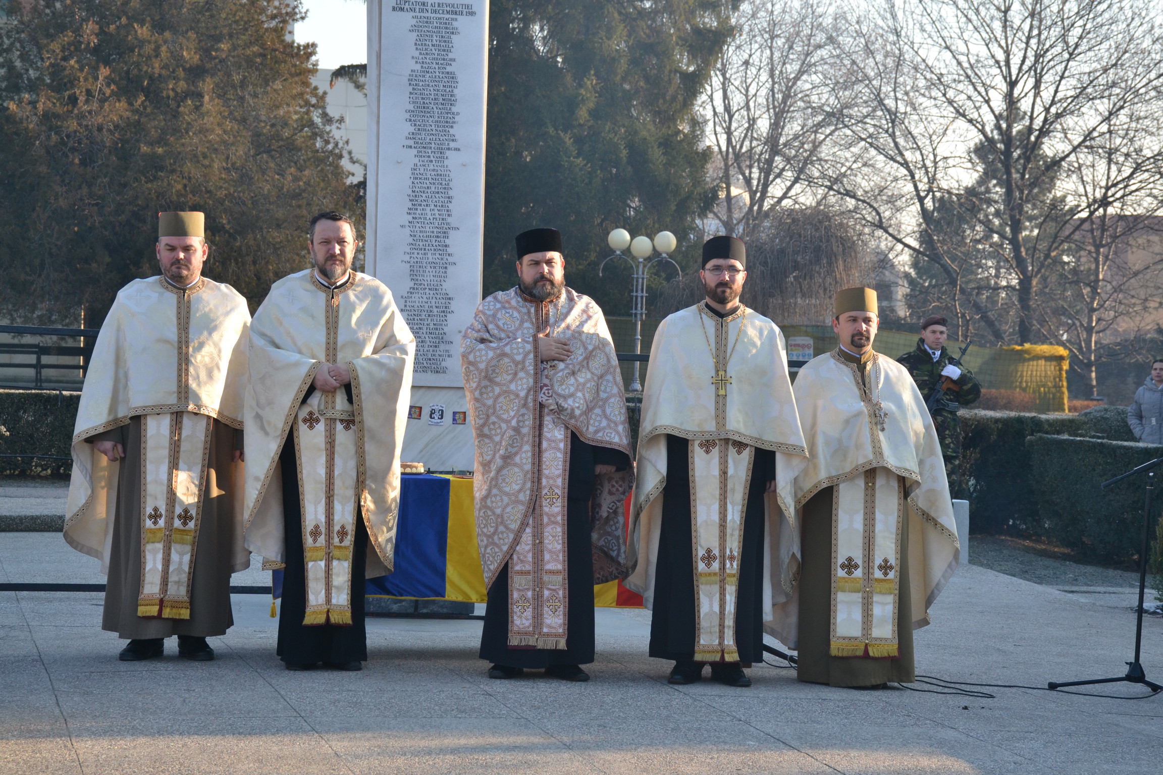 Slujbă de pomenire pentru eroii Revoluției din 1989, la Iași Slujbă de pomenire pentru eroii Revoluției din 1989, la Iași