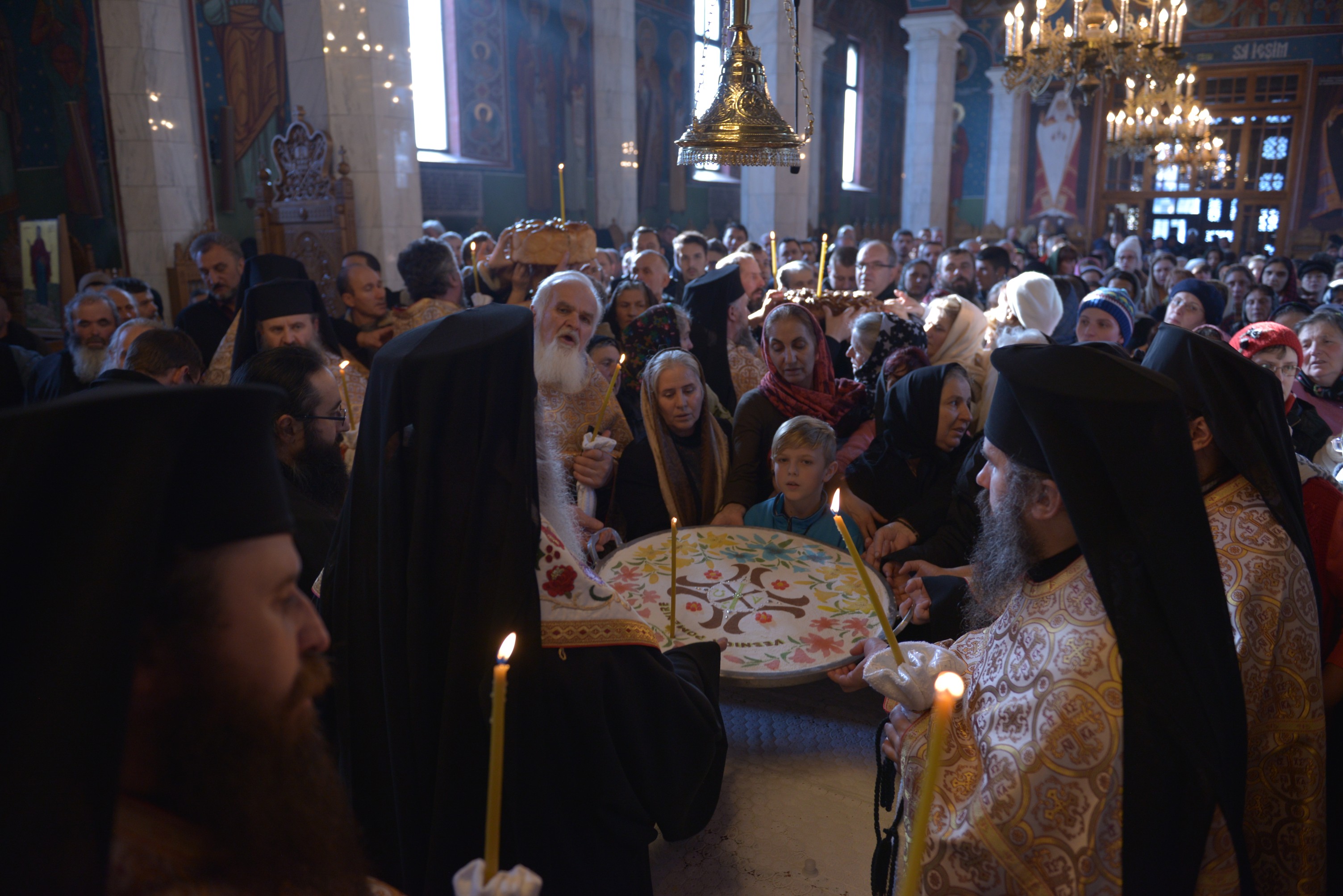 Slujbă de Parastas și Liturghie arhierească, la Mănăstirea Sihăstria-Neamț