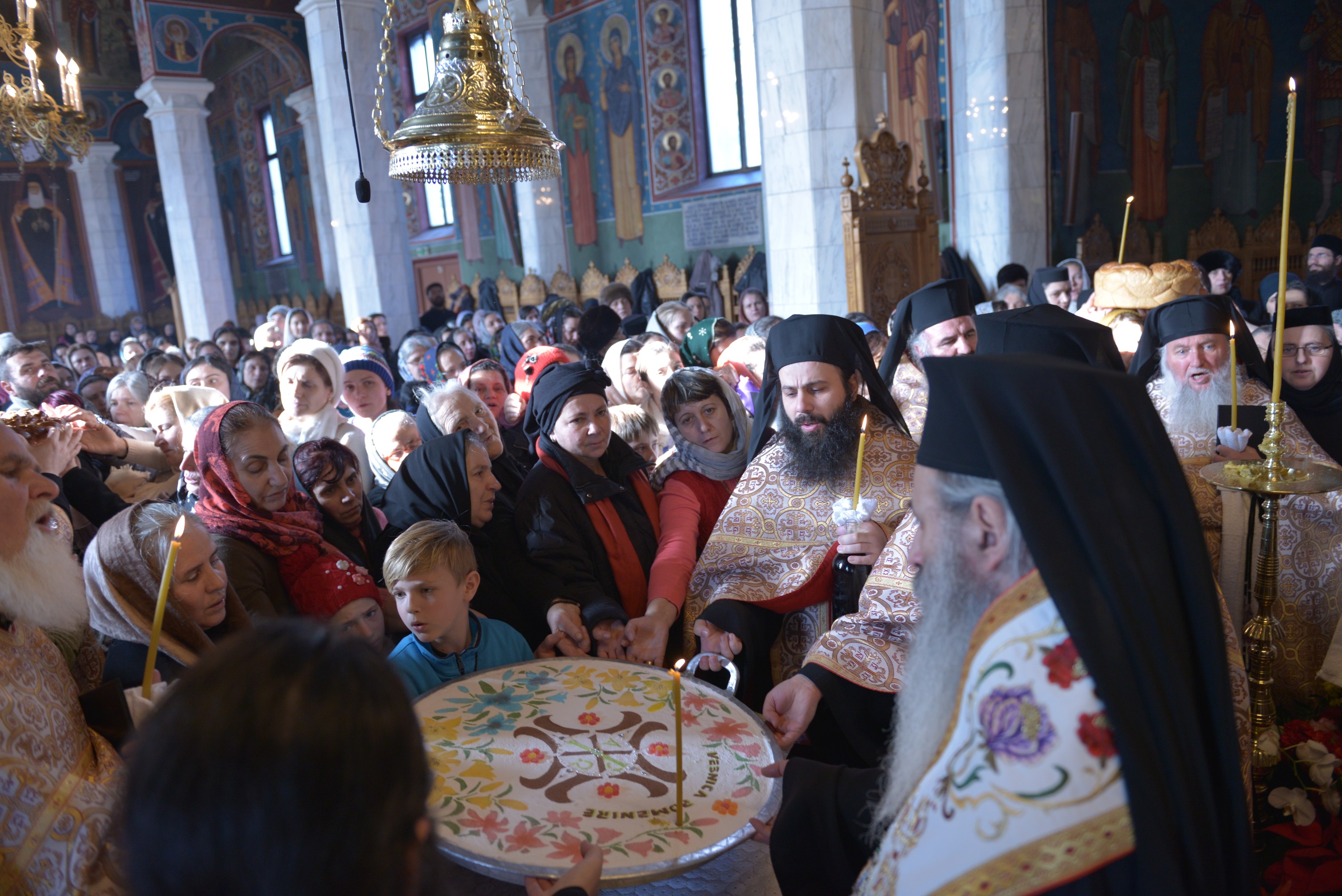 Slujbă de Parastas și Liturghie arhierească, la Mănăstirea Sihăstria-Neamț