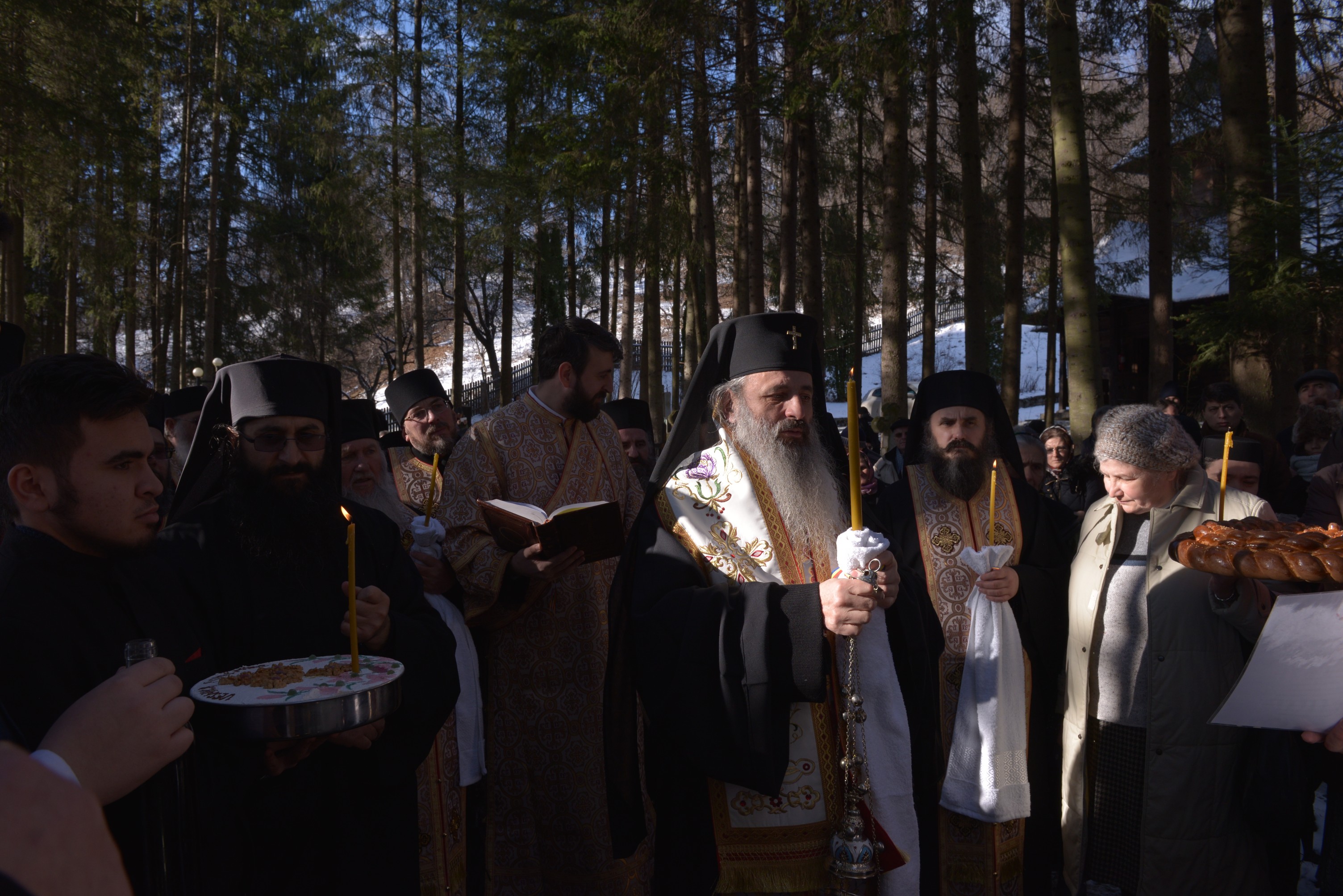 Slujbă de Parastas și Liturghie arhierească, la Mănăstirea Sihăstria-Neamț