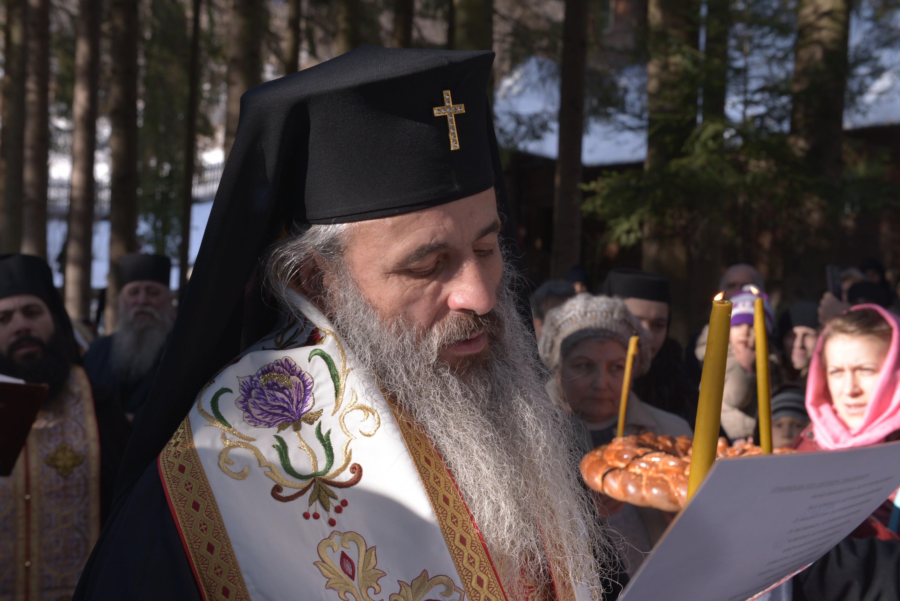 Slujbă de Parastas și Liturghie arhierească, la Mănăstirea Sihăstria-Neamț