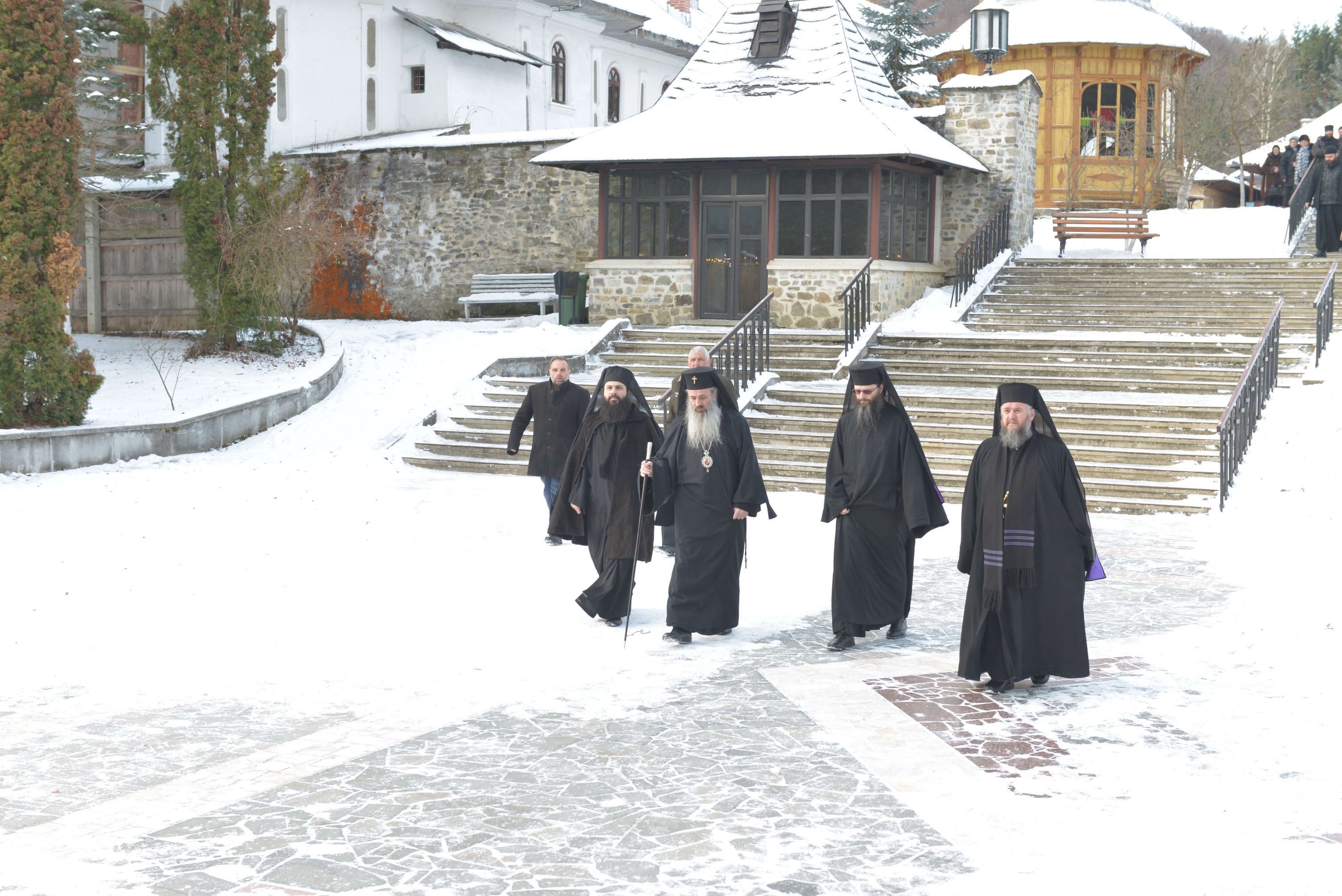 Slujbă de Parastas și Liturghie arhierească, la Mănăstirea Sihăstria-Neamț