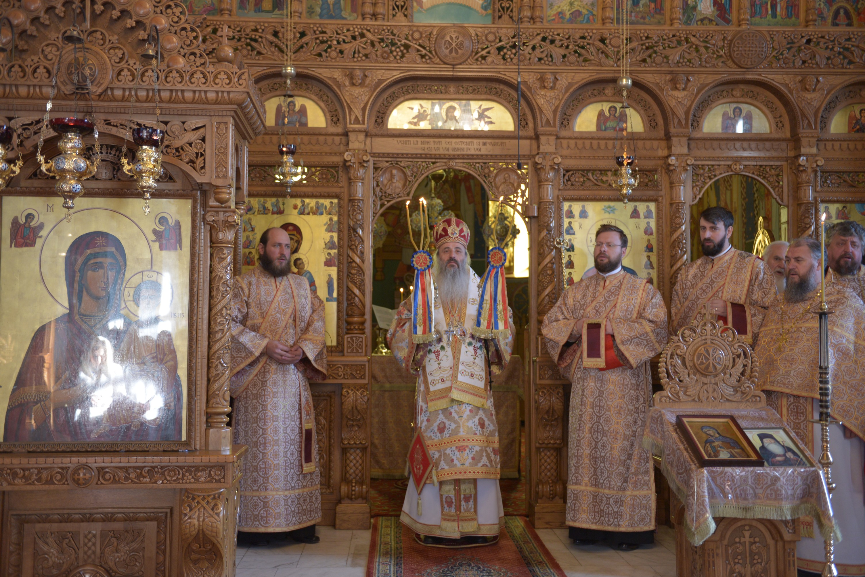 Slujbă de Parastas și Liturghie arhierească, la Mănăstirea Sihăstria-Neamț