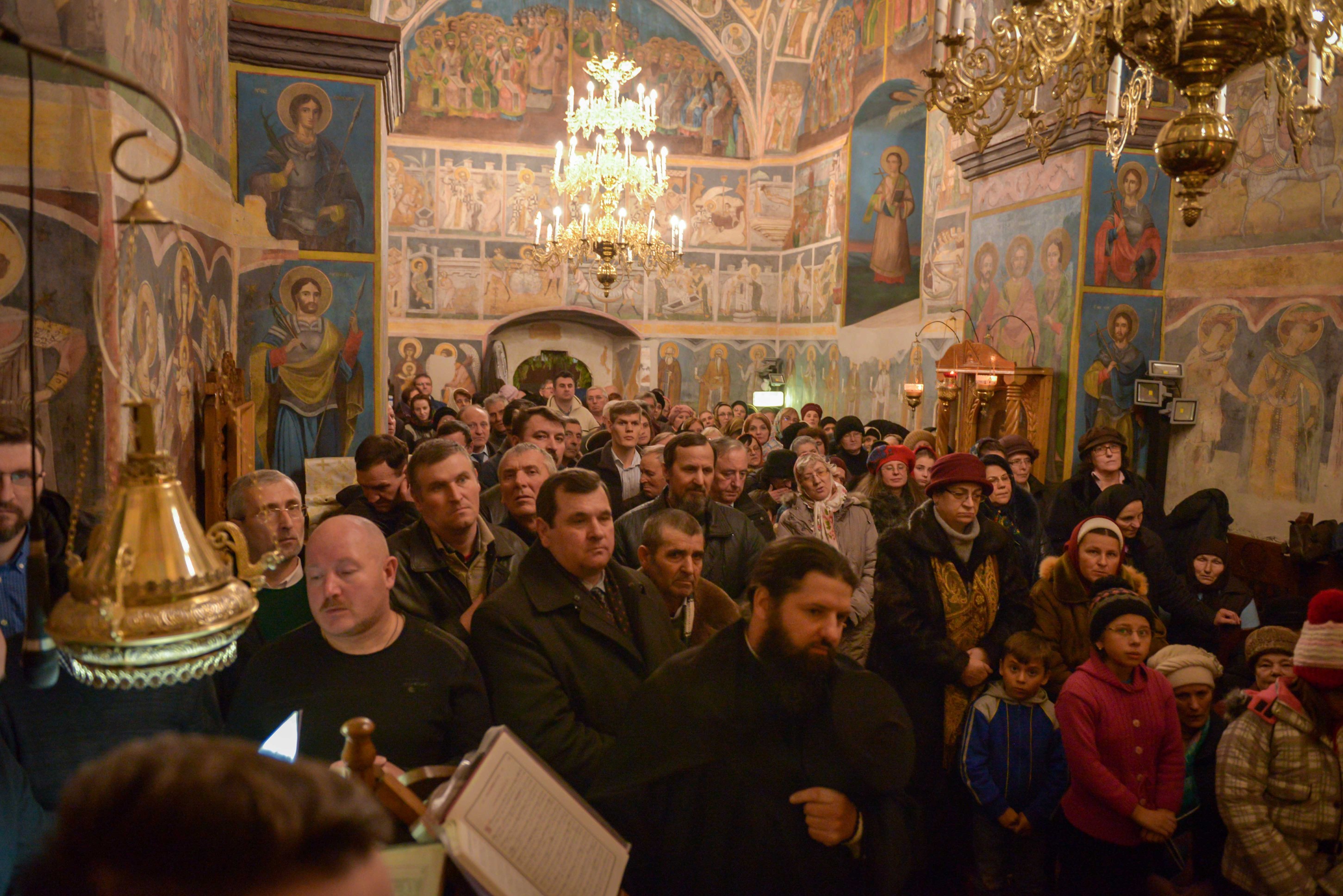 Slujbe în cinstea Sfântului Nicolae, la Mănăstirea Coșula și la Catedrala mitropolitană veche din Iași