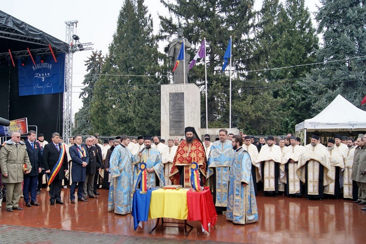 Ziua României, marcată în Eparhia Romanului şi Bacăului Ziua României, marcată în Eparhia Romanului şi Bacăului