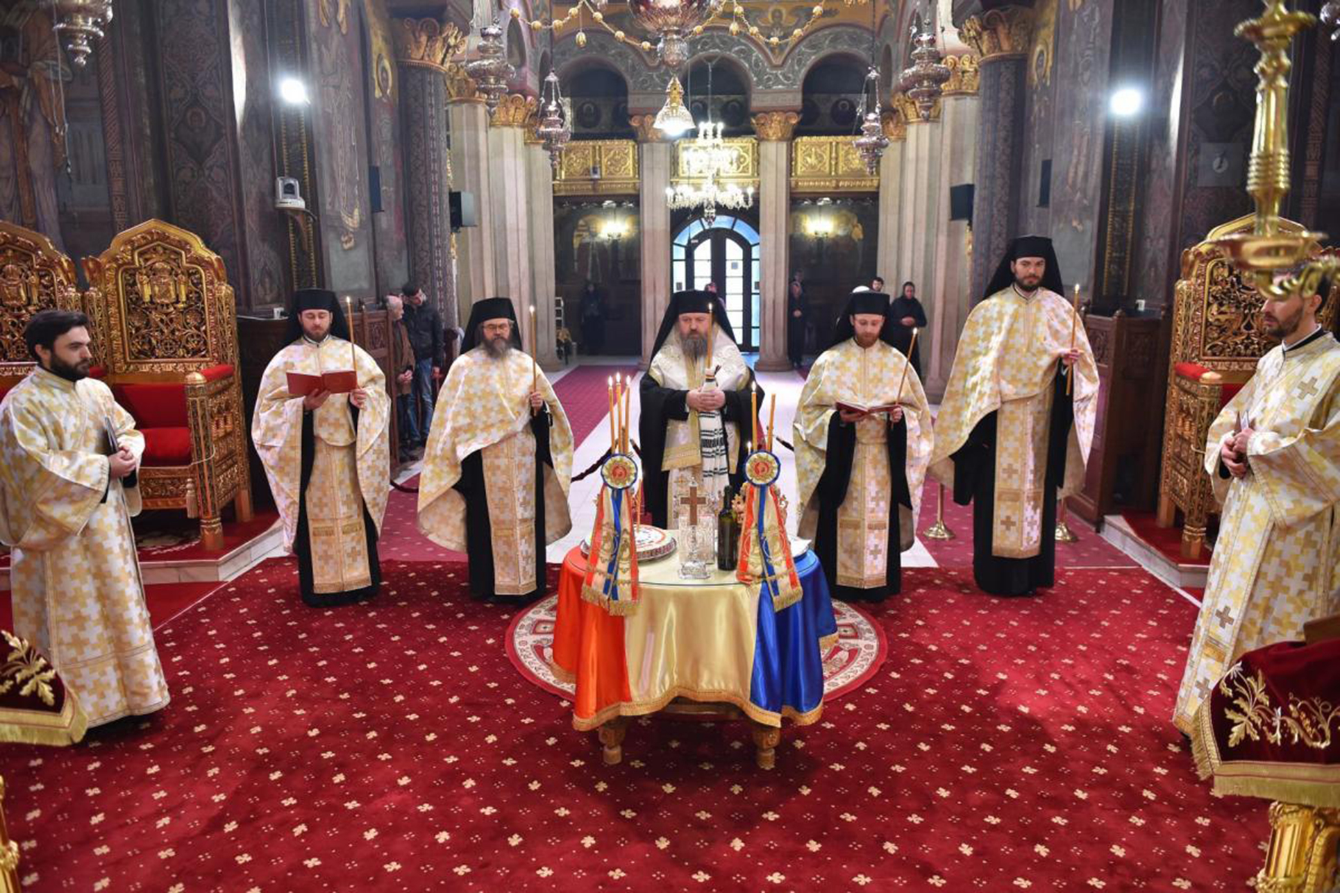 Eroii Revoluţiei din 1989 au fost pomeniţi la Catedrala Patriarhală