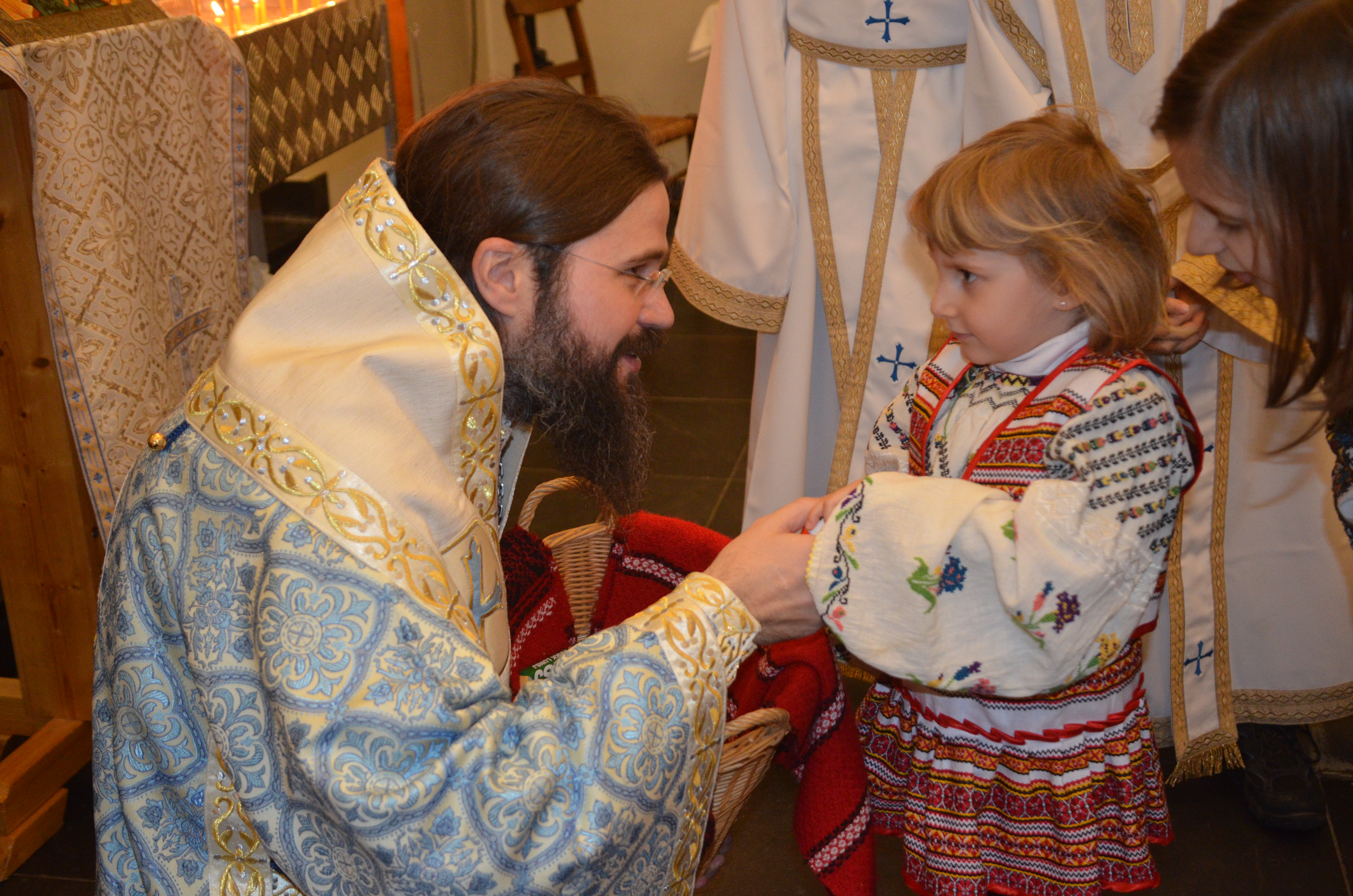 Preasfințitul Părinte Episcop Macarie, la Oslo: „Un român care își uită originile va fi un înstrăinat, fără rădăcini, fără legături esențiale cu cei din neamul lui” Preasfințitul Părinte Episcop Macarie, la Oslo: „Un român care își uită originile va fi un înstrăinat, fără rădăcini, fără legături esențiale cu cei din neamul lui”