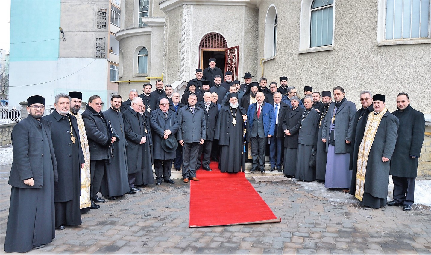 Adunarea eparhială a Arhiepiscopiei Romanului şi Bacăului Adunarea eparhială a Arhiepiscopiei Romanului şi Bacăului