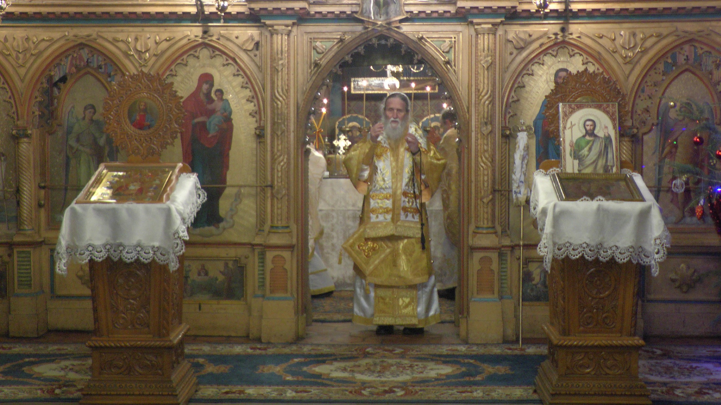 Slujire arhierească în cea mai veche biserică din Suceava