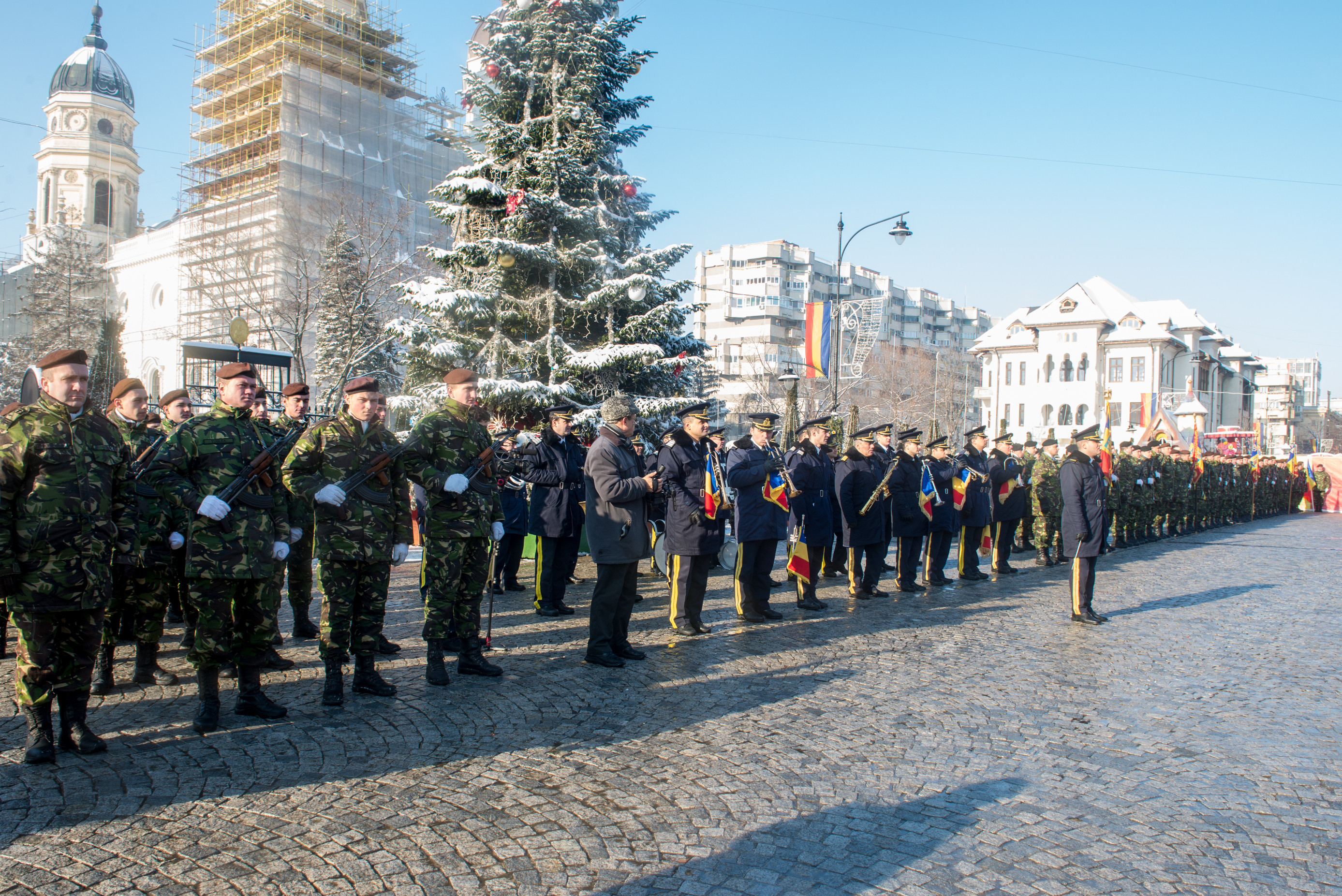 Drapelul de luptă al Brigăzii 15 Mecanizată „Podu Înalt” a fost decorat