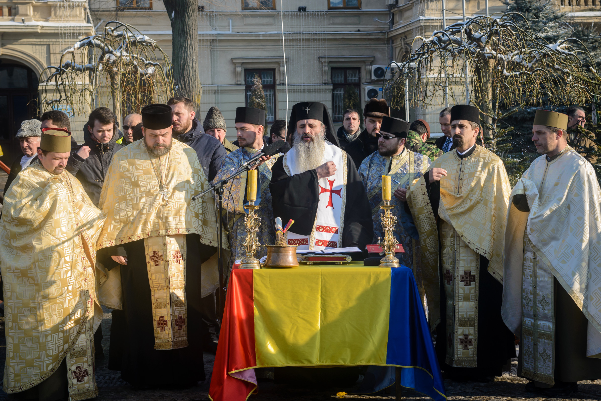 Drapelul de luptă al Brigăzii 15 Mecanizată „Podu Înalt” a fost decorat