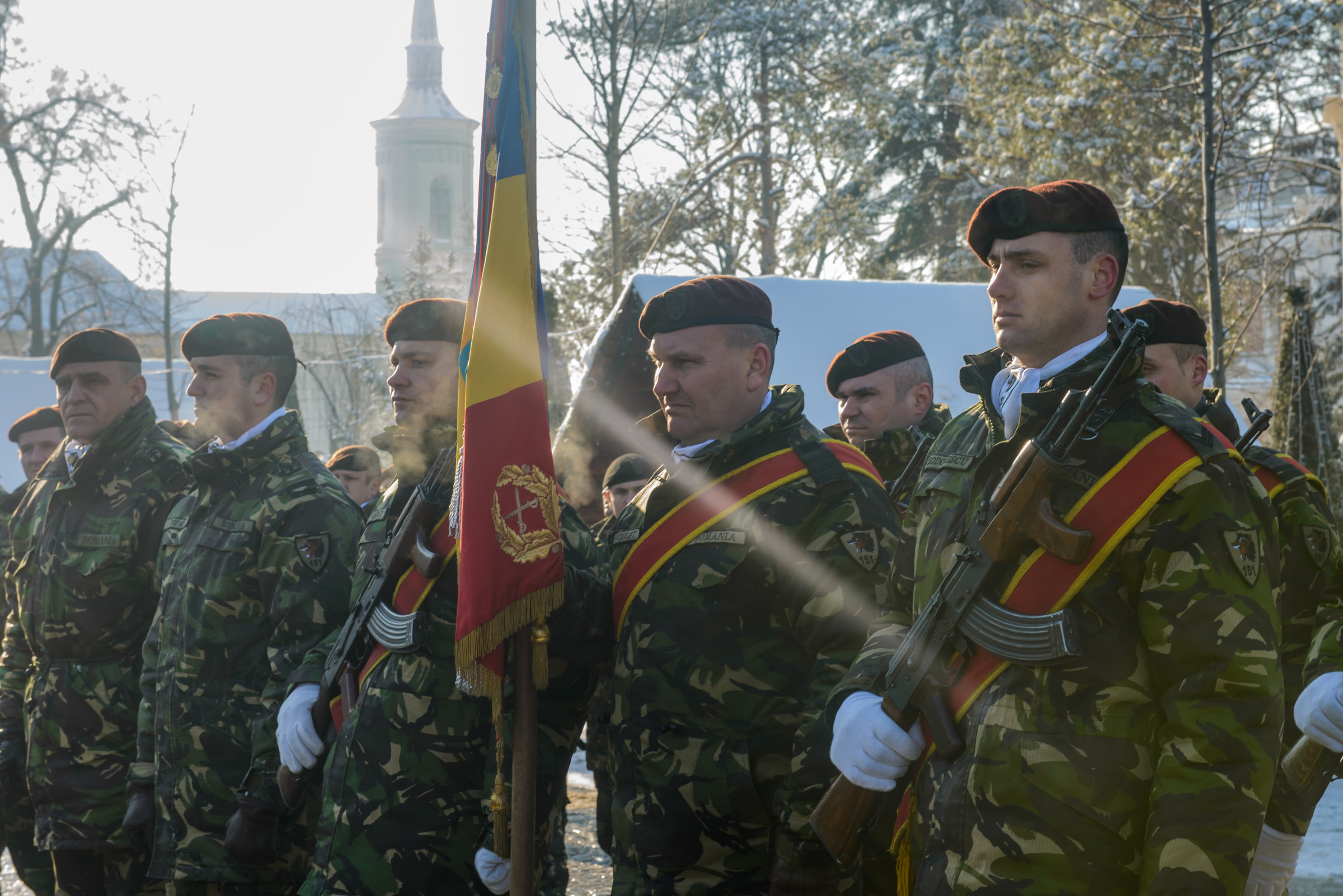 Drapelul de luptă al Brigăzii 15 Mecanizată „Podu Înalt” a fost decorat