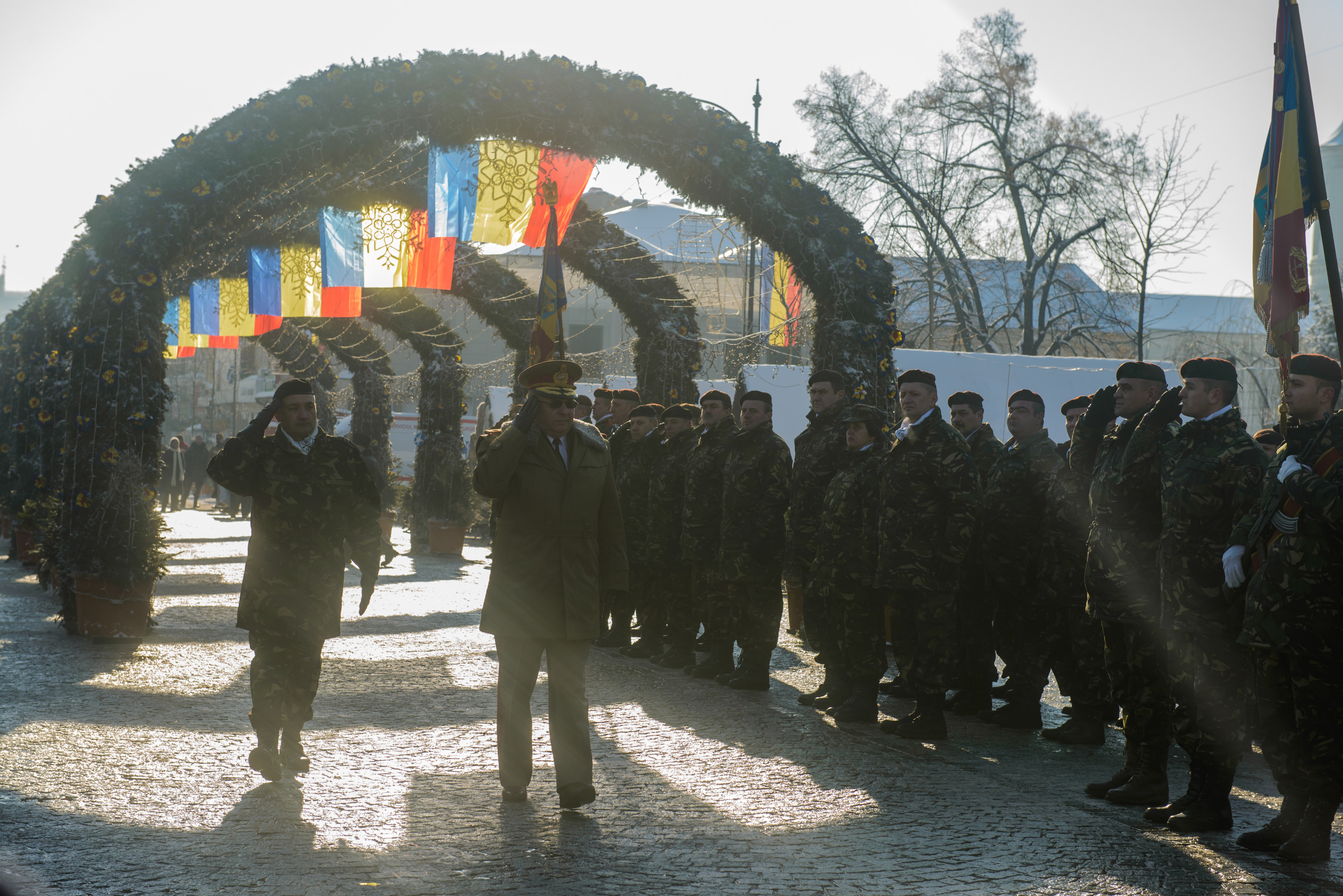 Drapelul de luptă al Brigăzii 15 Mecanizată „Podu Înalt” a fost decorat