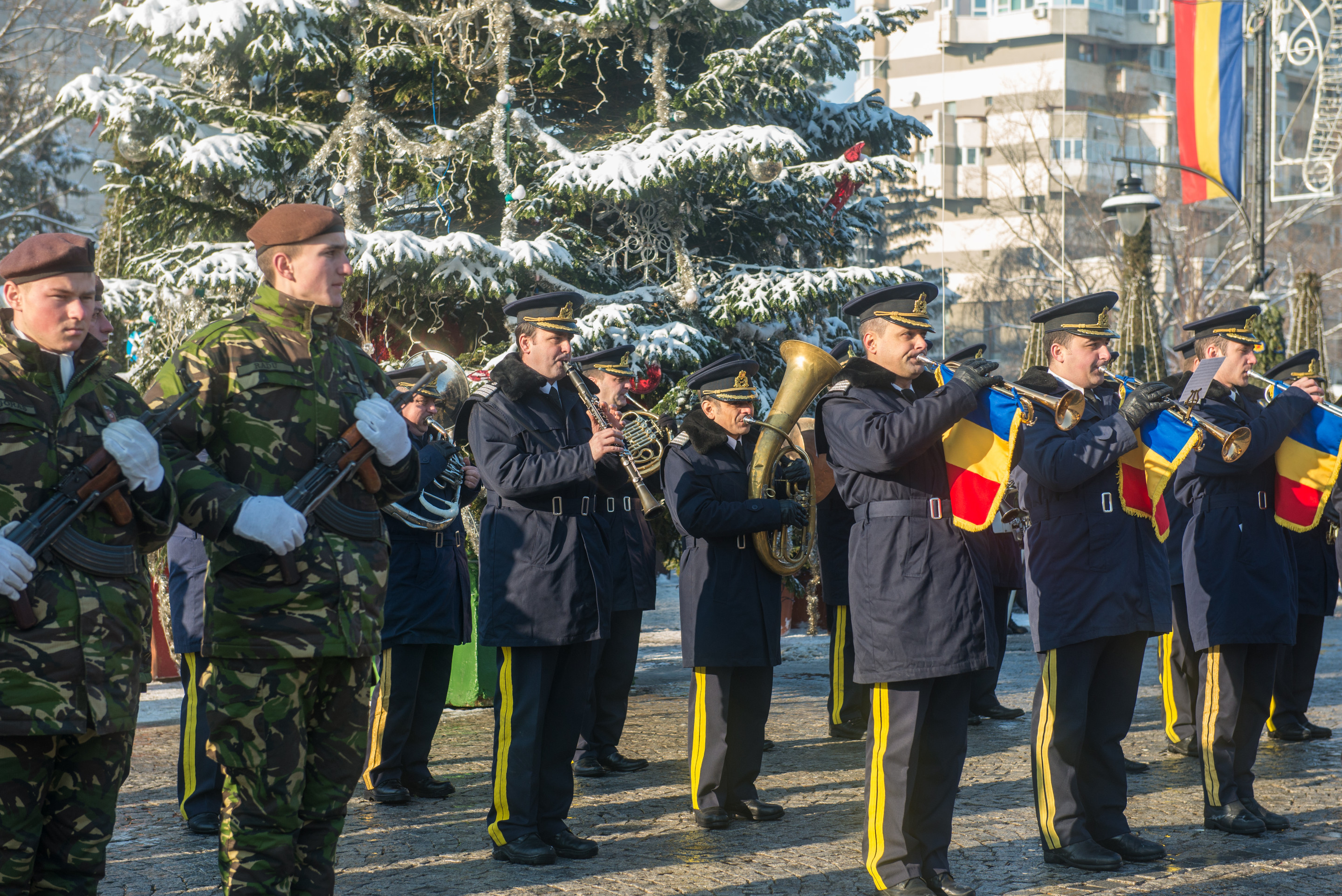 Drapelul de luptă al Brigăzii 15 Mecanizată „Podu Înalt” a fost decorat